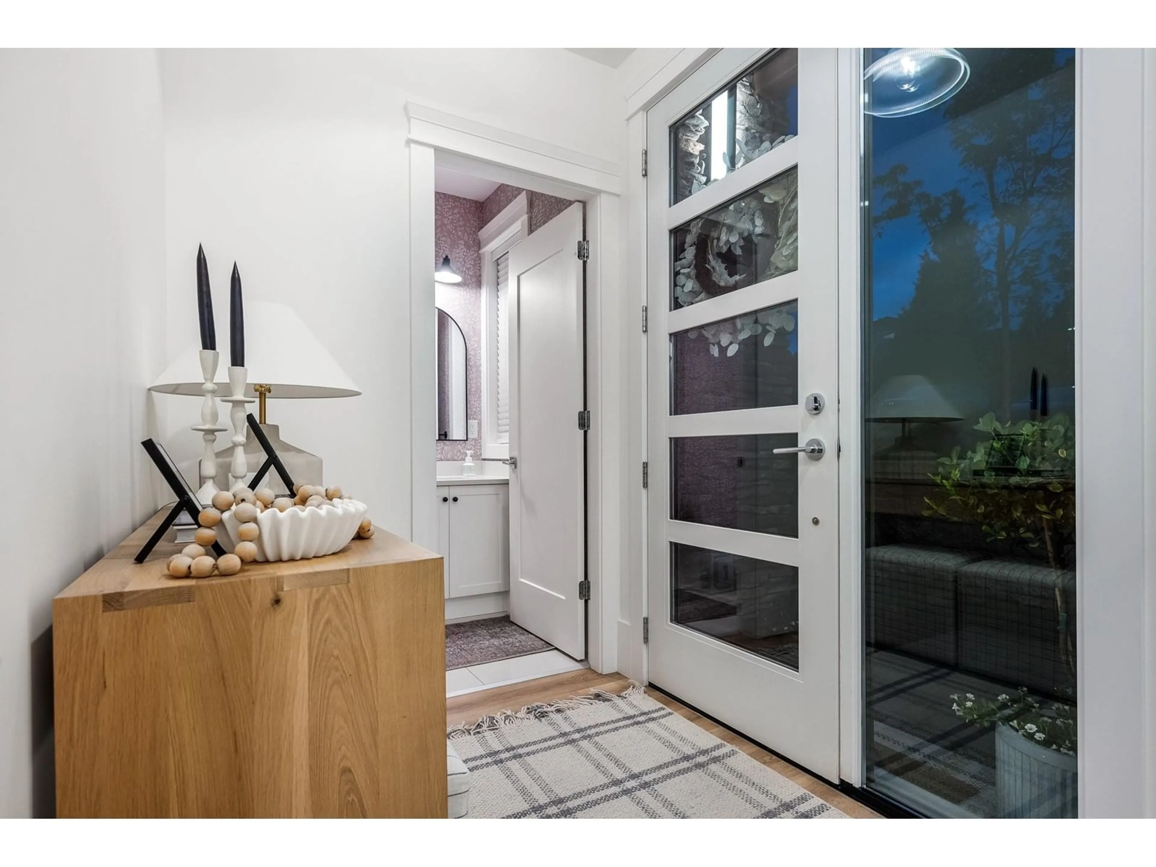 Indoor entryway for 11 - 2290 BOLEY, Abbotsford British Columbia V3G0J1