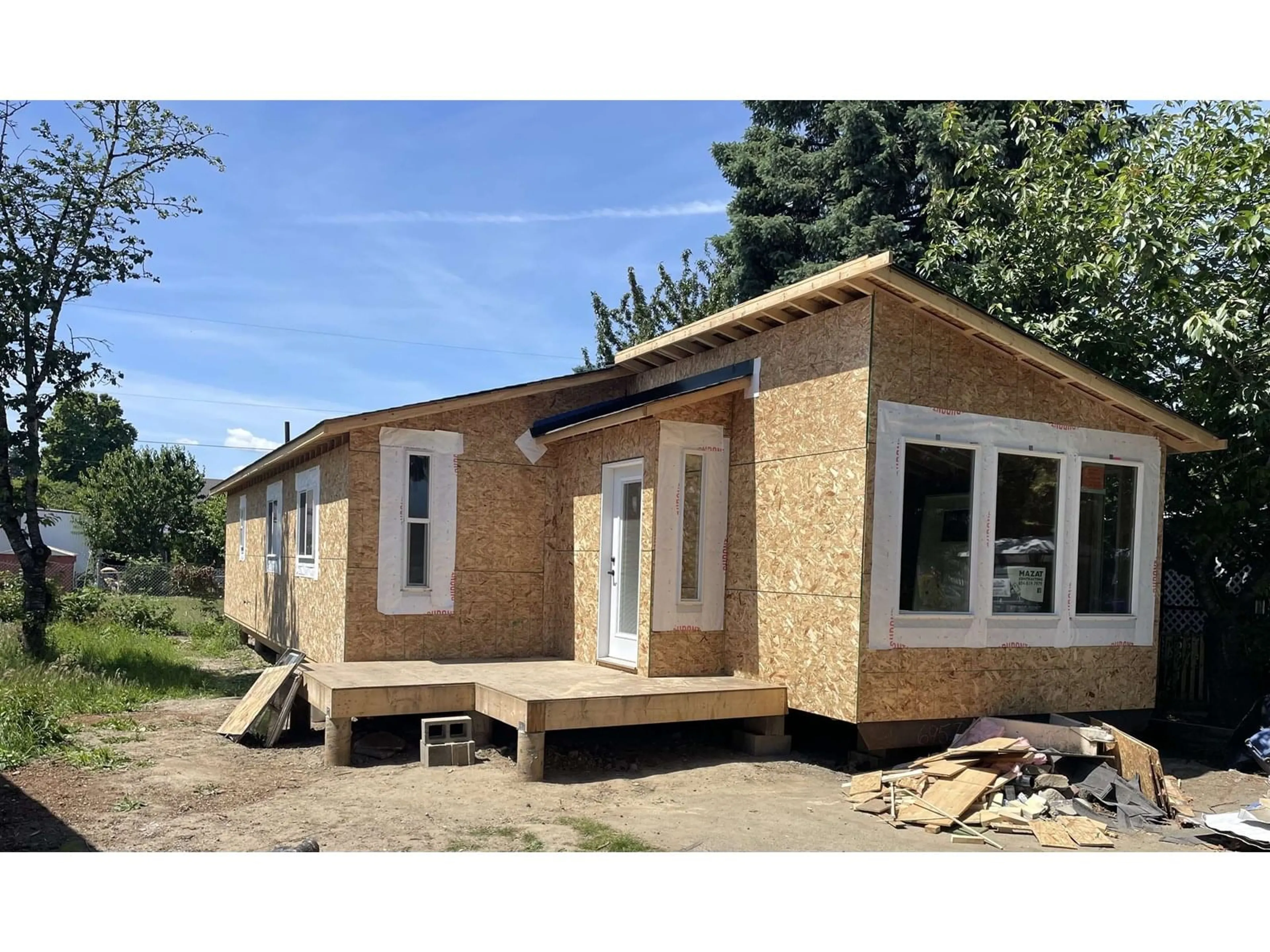 Home with vinyl exterior material, building for 102 - 45640 WATSON ROAD, Chilliwack British Columbia V2R3R1