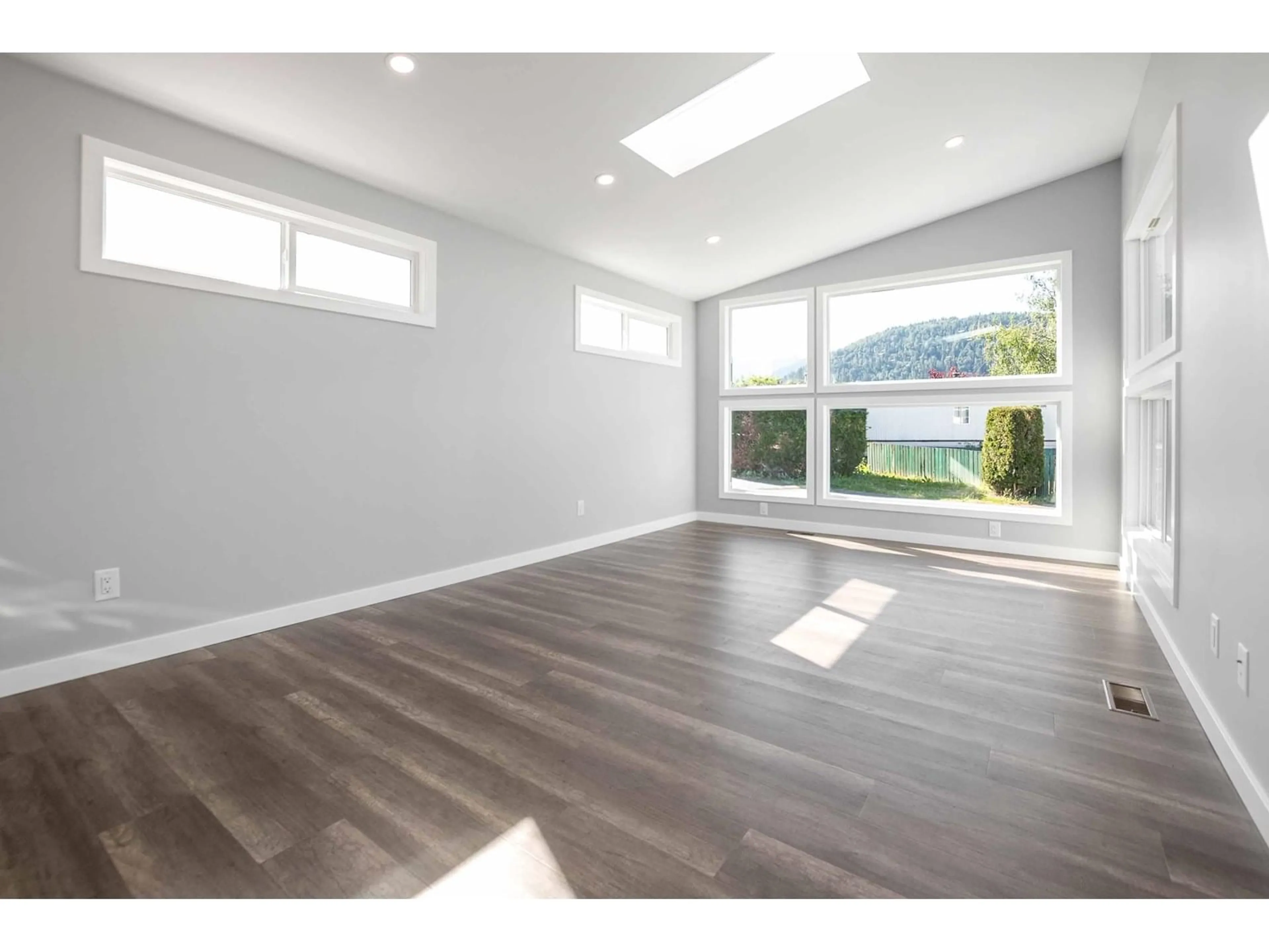 A pic of a room for 102 - 45640 WATSON ROAD, Chilliwack British Columbia V2R3R1