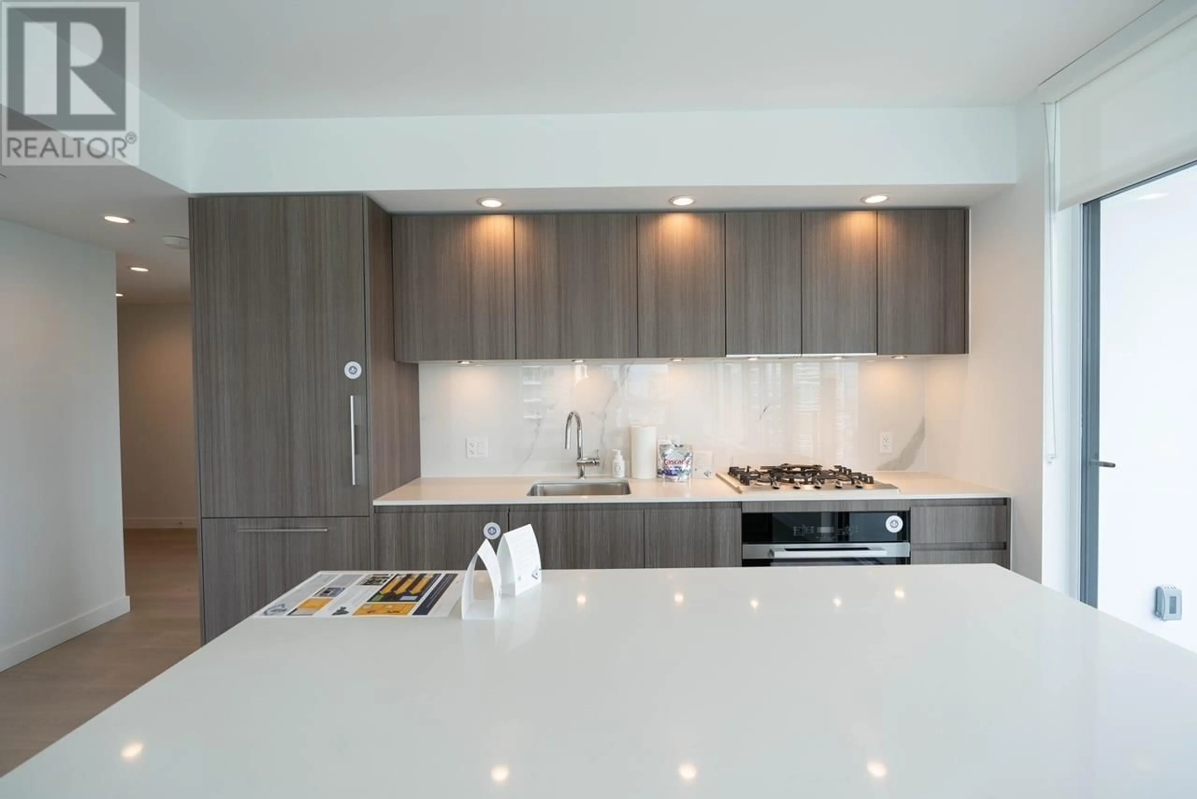 Contemporary kitchen, unknown for 3209 - 6537 TELFORD AVENUE, Burnaby British Columbia V5H0K9