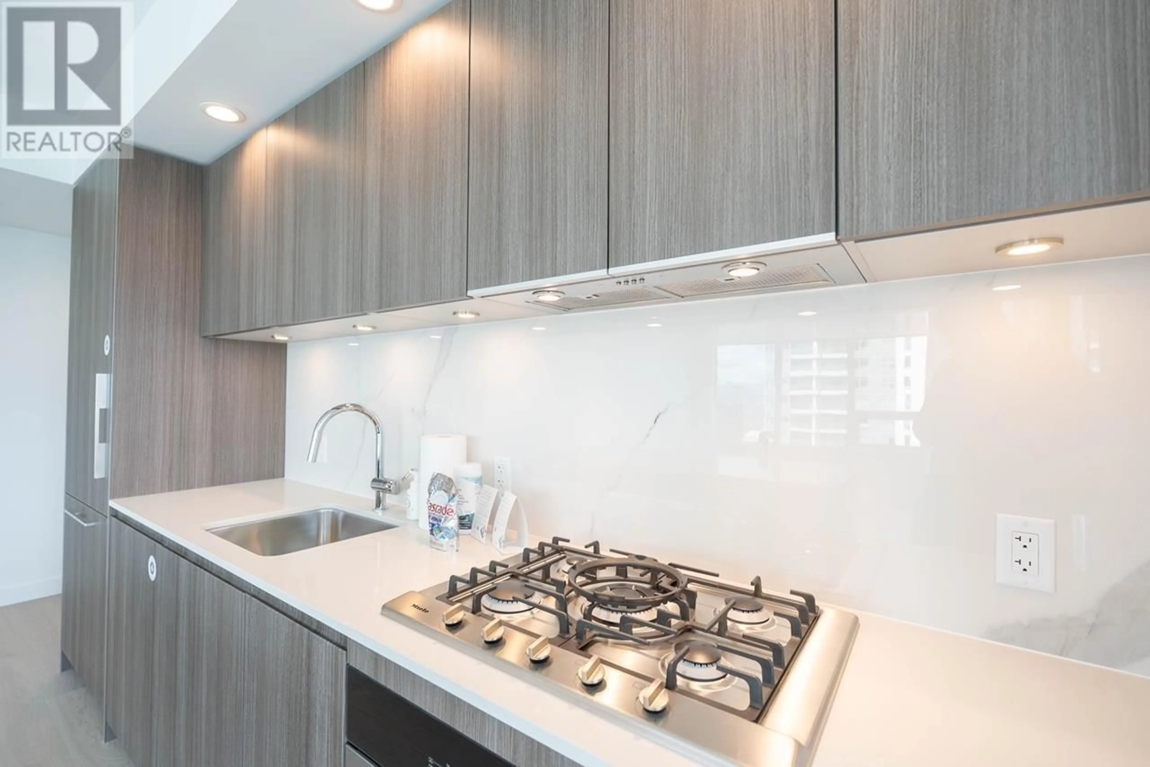 Standard kitchen, unknown for 3209 - 6537 TELFORD AVENUE, Burnaby British Columbia V5H0K9