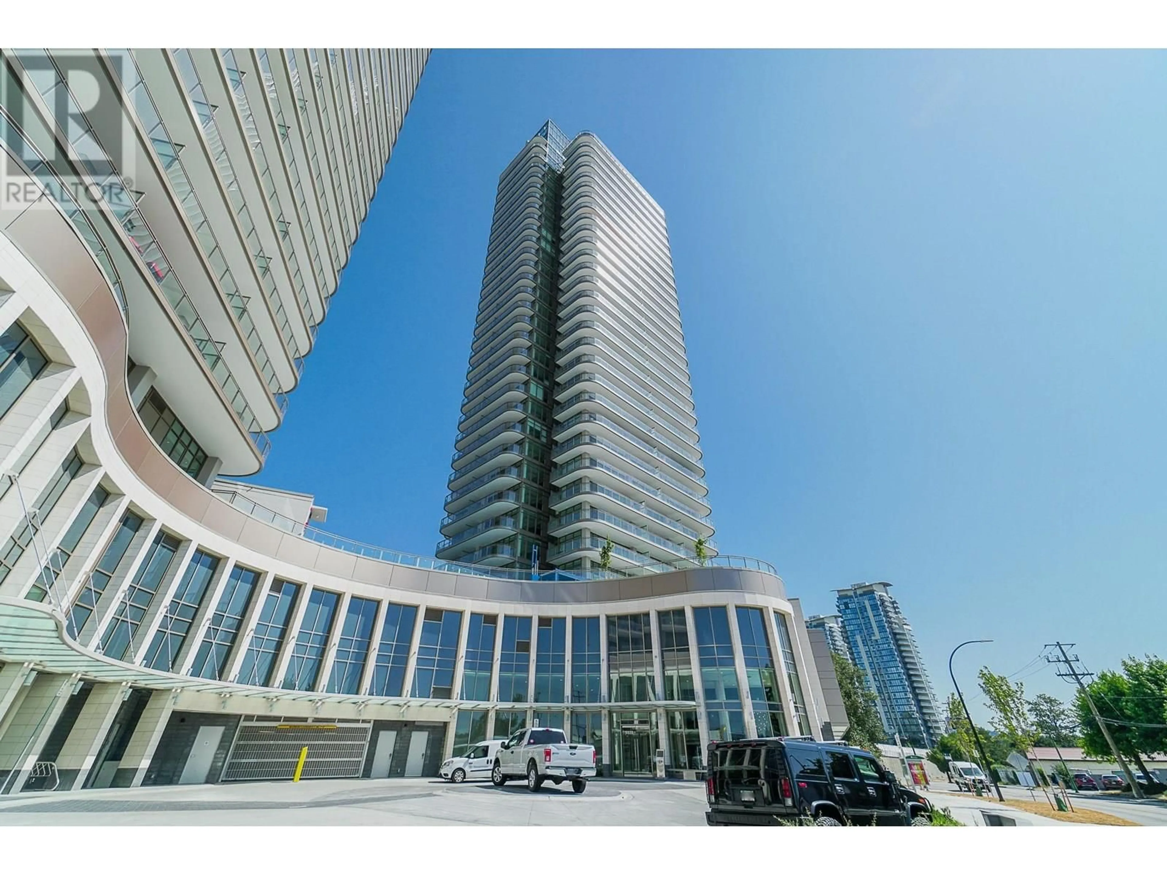 Indoor foyer for 1602 - 5333 GORING STREET, Burnaby British Columbia V5B3A2