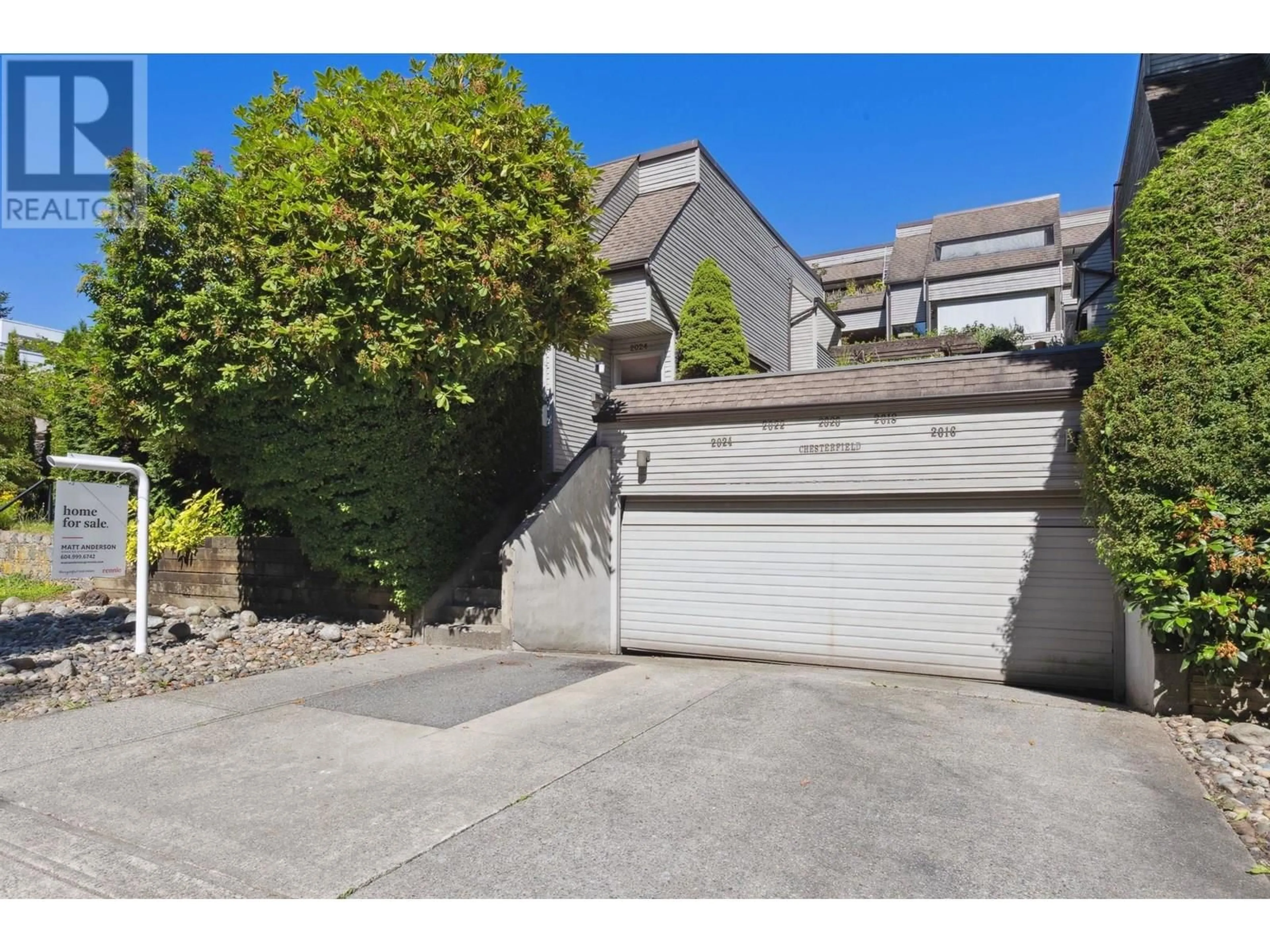 A pic from outside/outdoor area/front of a property/back of a property/a pic from drone, street for 2024 CHESTERFIELD AVENUE, North Vancouver British Columbia V7M2P6