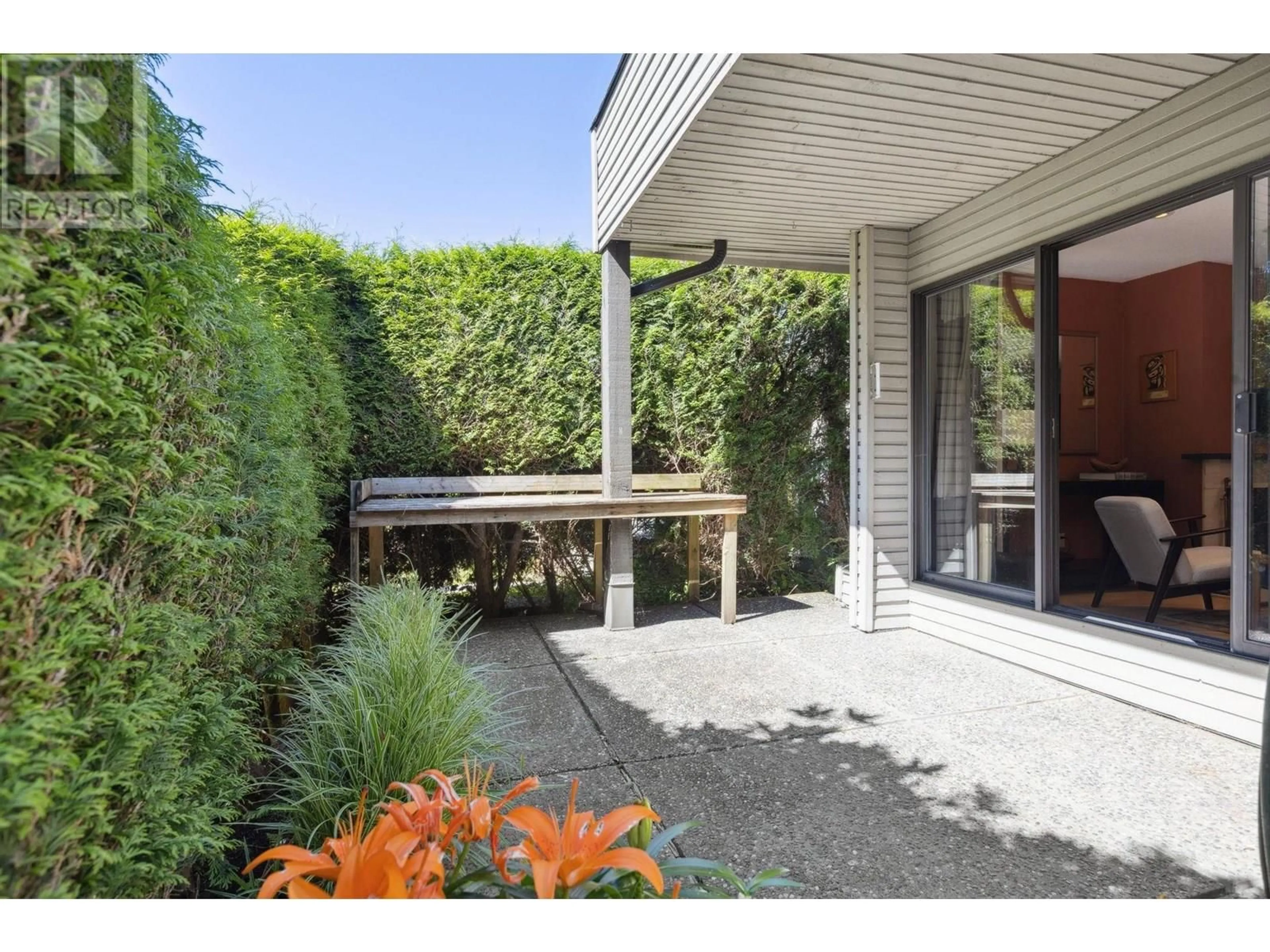 Patio, street for 2024 CHESTERFIELD AVENUE, North Vancouver British Columbia V7M2P6