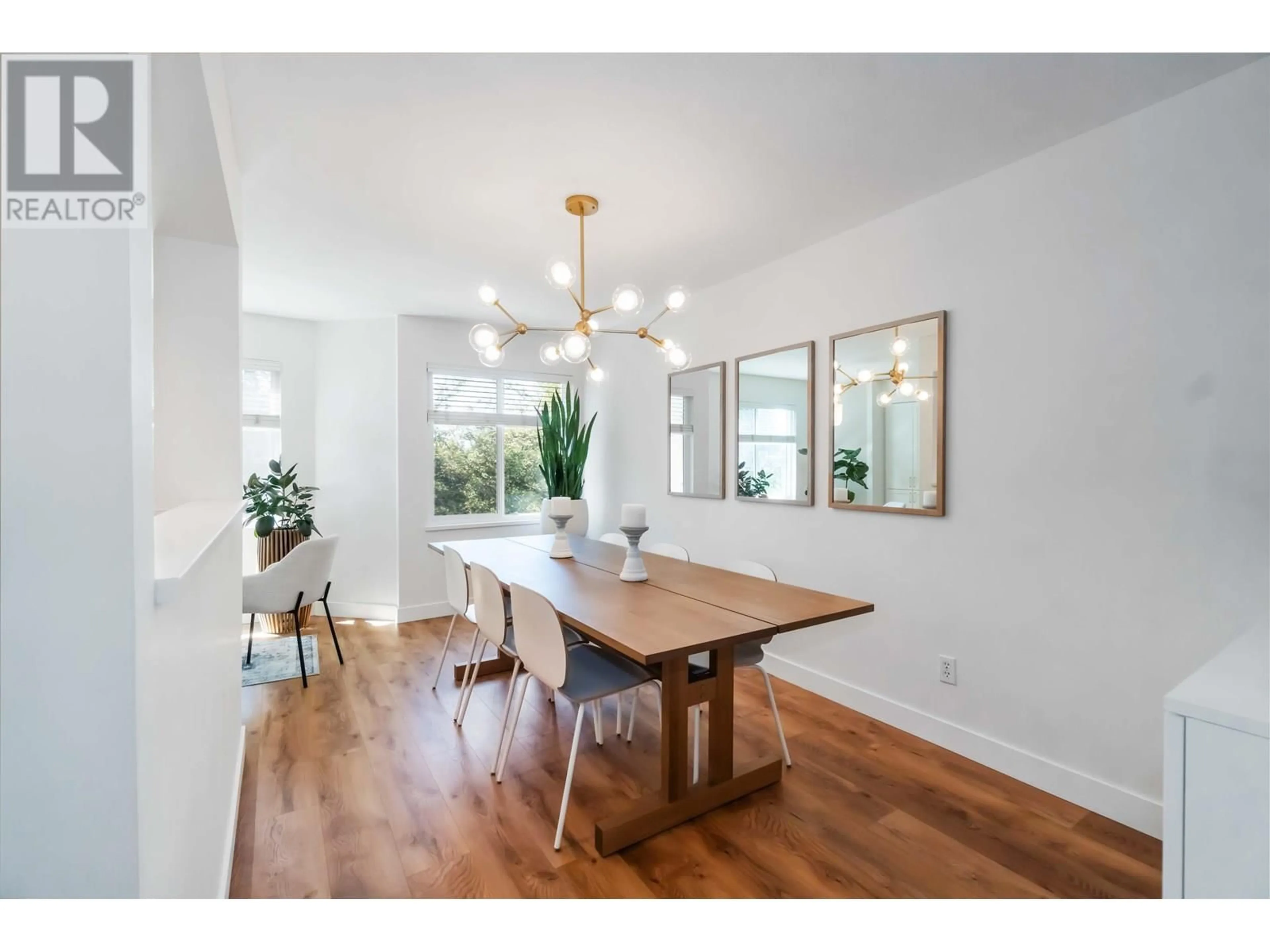 Dining room, wood/laminate floor for D - 3374 SEFTON STREET, Port Coquitlam British Columbia V3B7L8