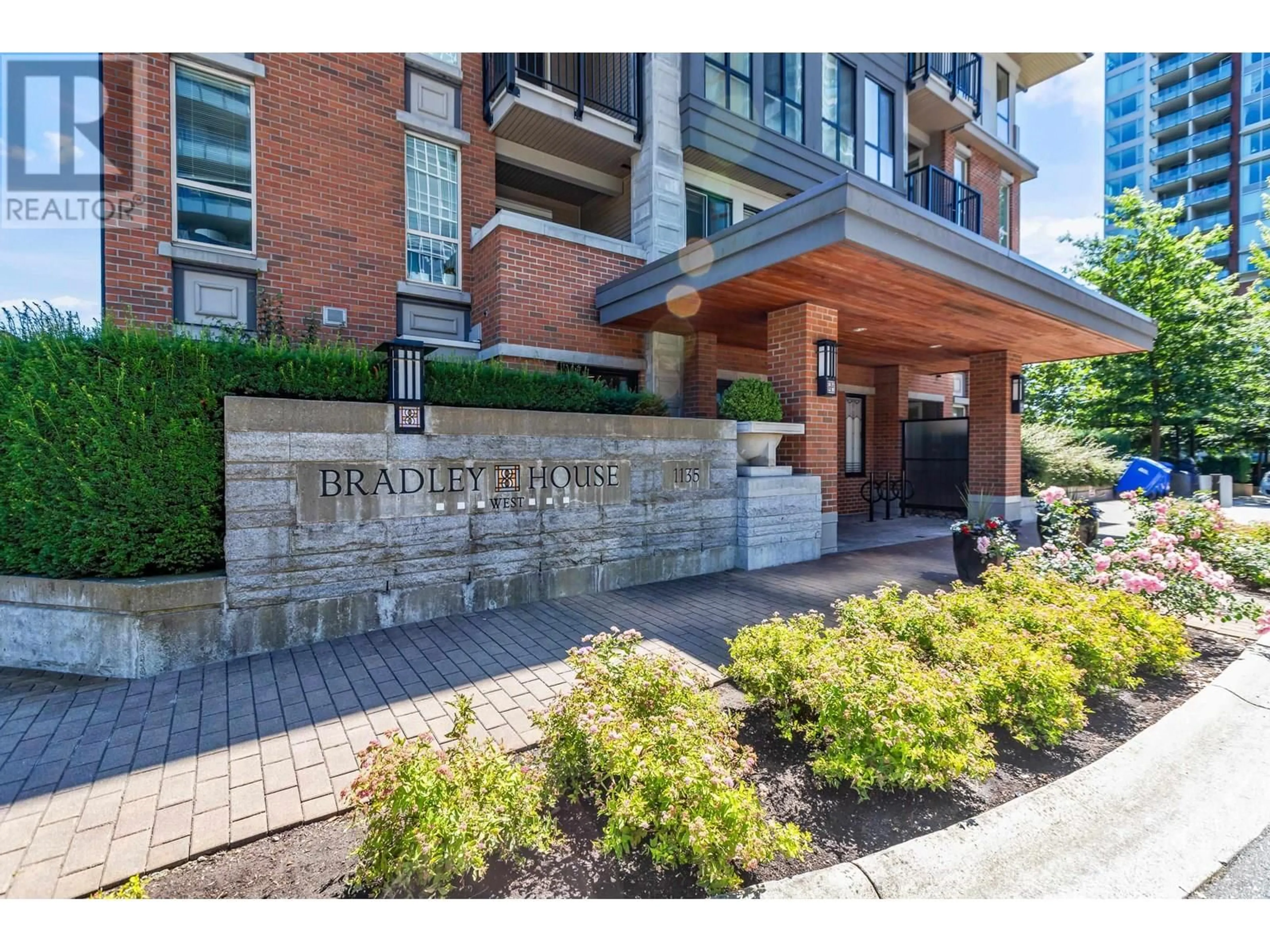 Indoor entryway for 102 - 1135 WINDSOR MEWS, Coquitlam British Columbia V3B0L2