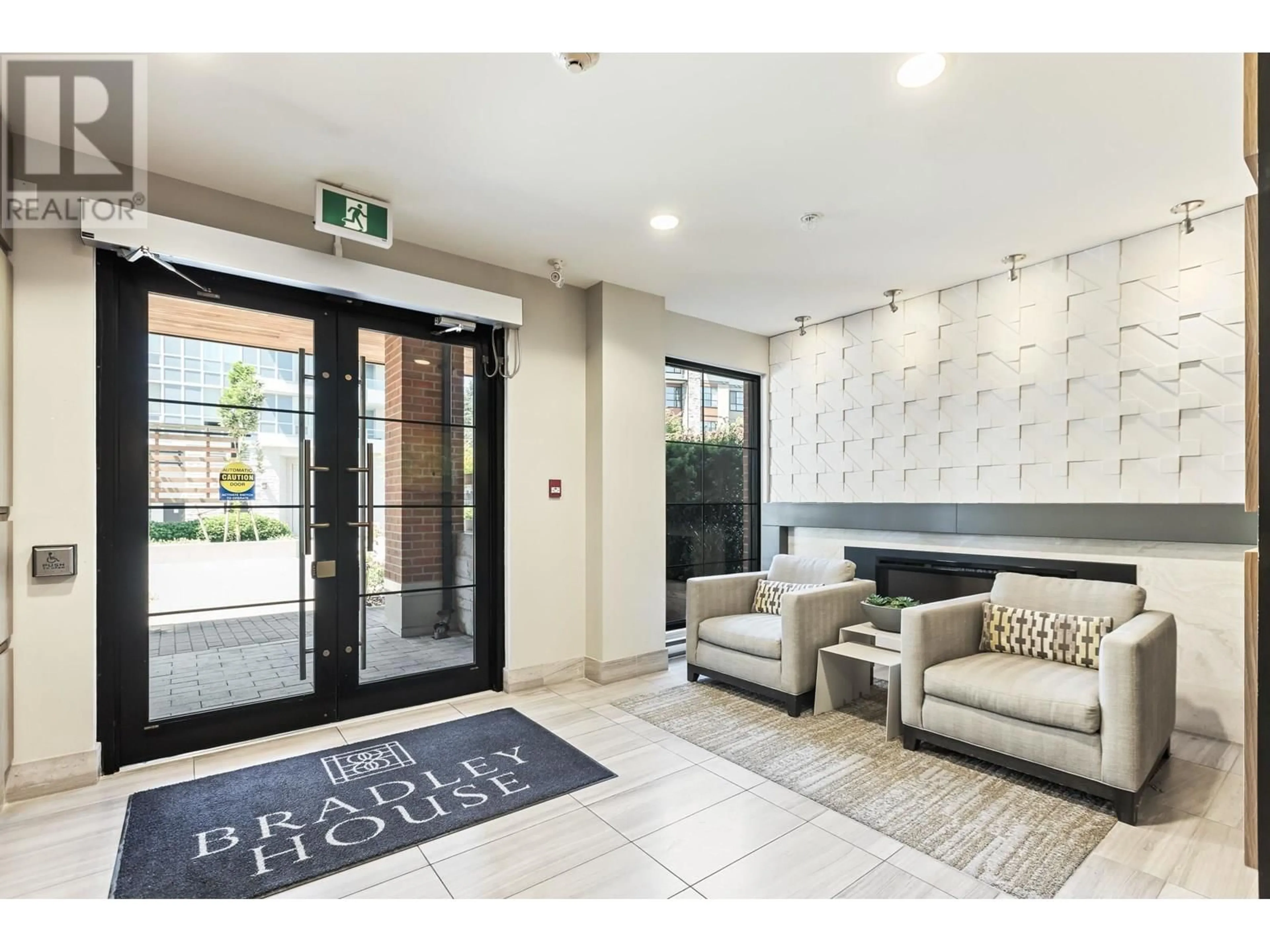 Indoor foyer for 102 - 1135 WINDSOR MEWS, Coquitlam British Columbia V3B0L2