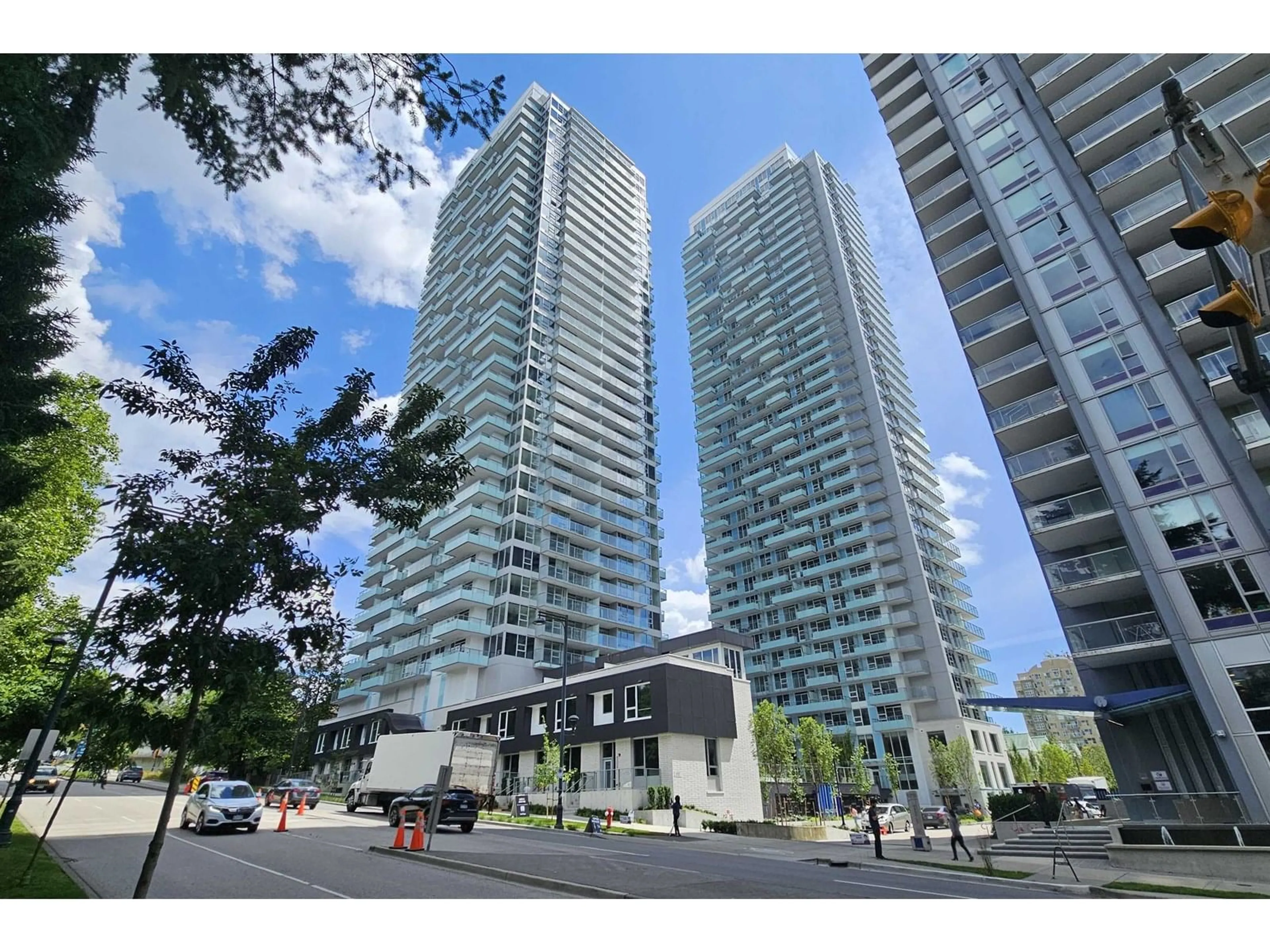 Unknown for 910 - 13778 100, Surrey British Columbia V3T0V3