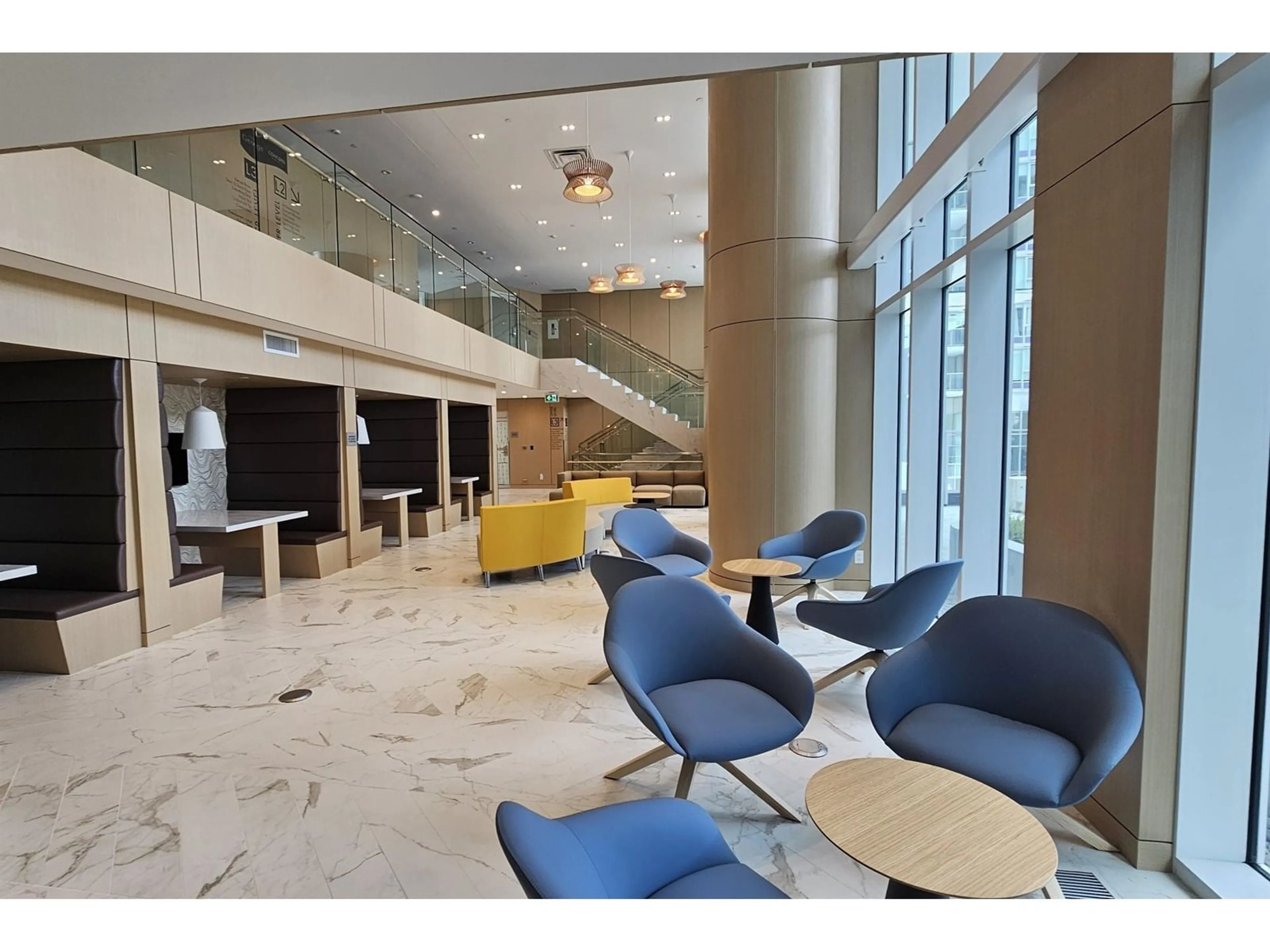 Lobby for 910 - 13778 100, Surrey British Columbia V3T0V3