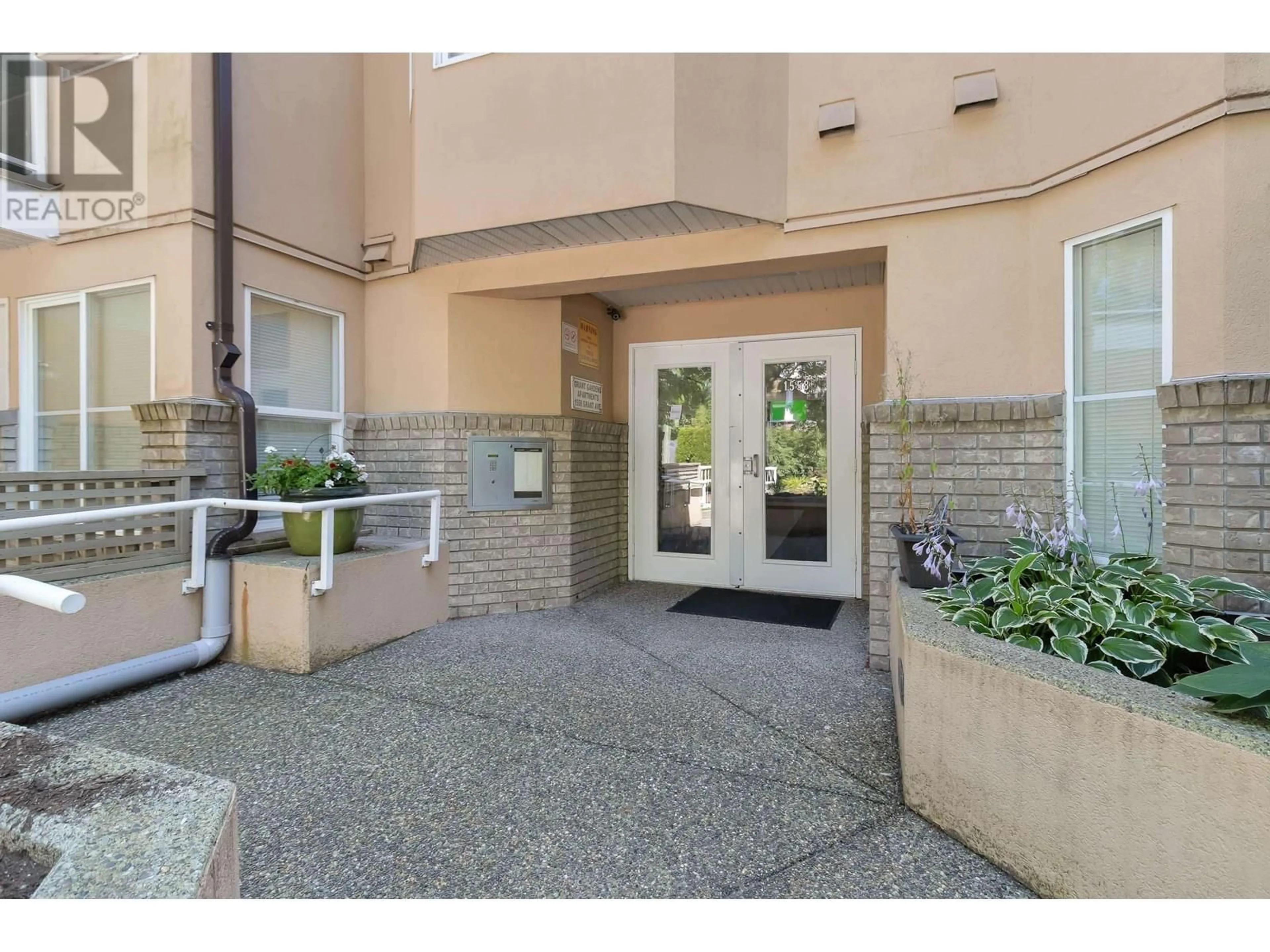 Indoor foyer for 107 - 1558 GRANT AVENUE, Port Coquitlam British Columbia V3B1P2