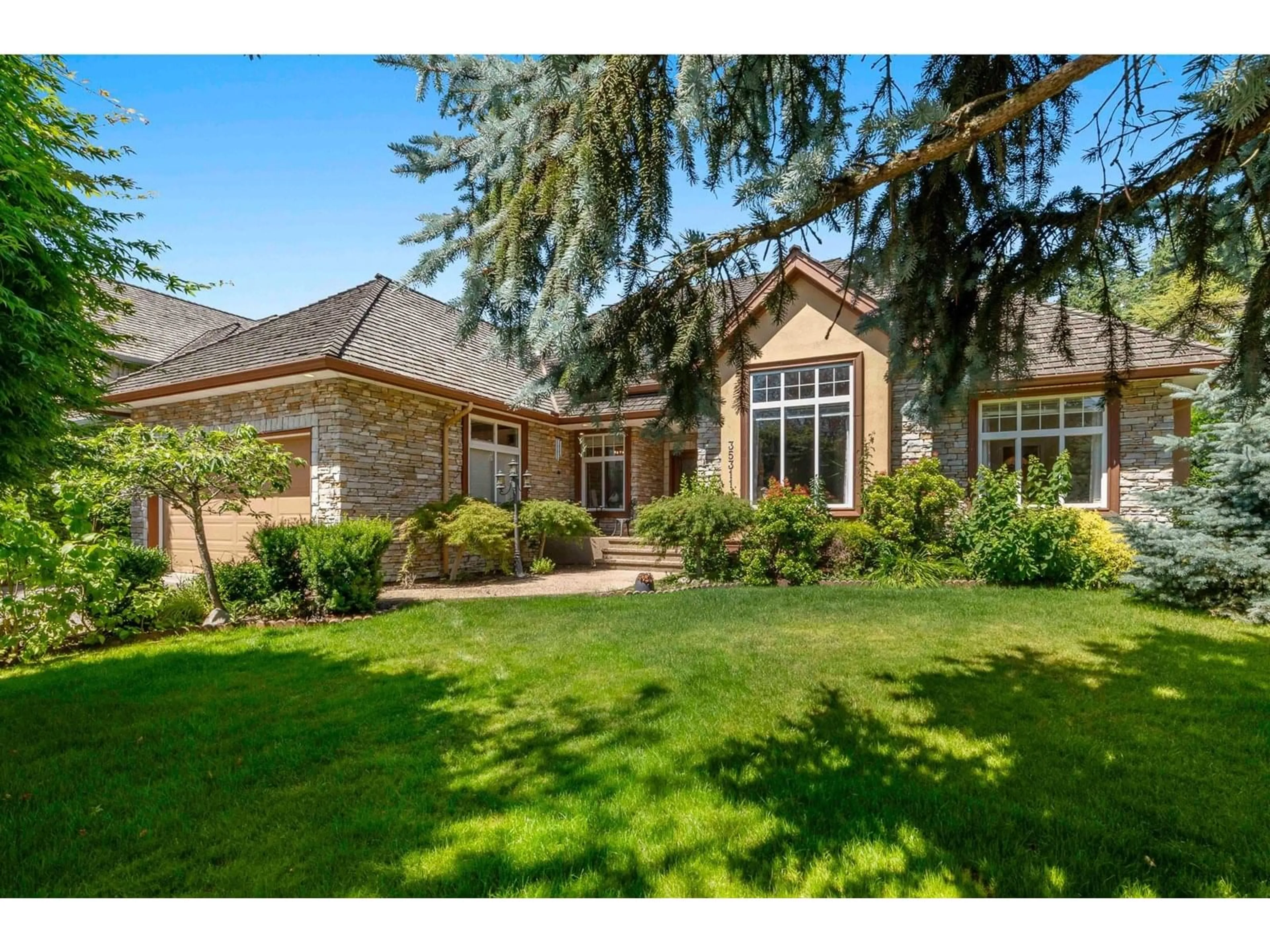 Home with brick exterior material, street for 35311 HIBISCUS, Abbotsford British Columbia V3G2Z9