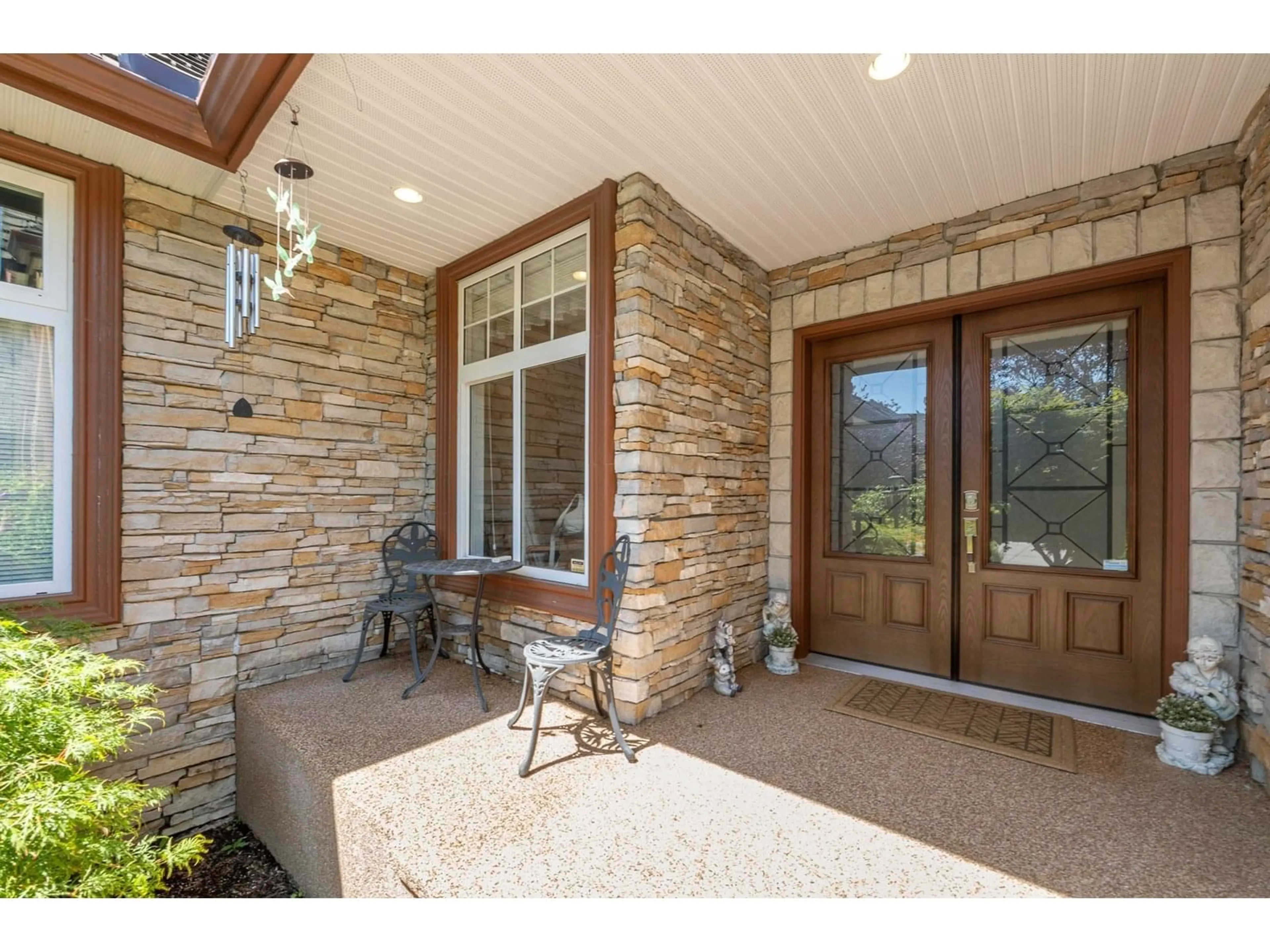 Indoor entryway for 35311 HIBISCUS, Abbotsford British Columbia V3G2Z9