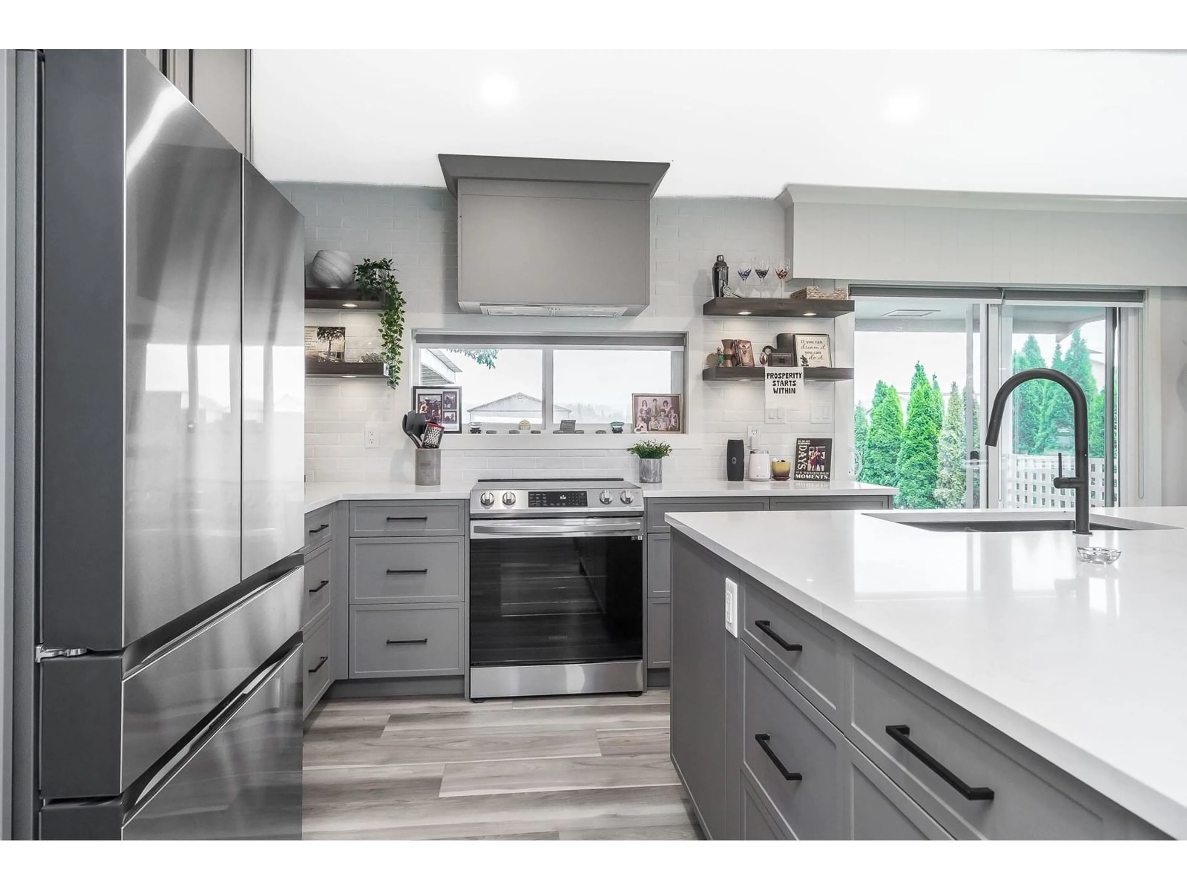 Contemporary kitchen, ceramic/tile floor for 27607 GRAY, Abbotsford British Columbia V4X2G8