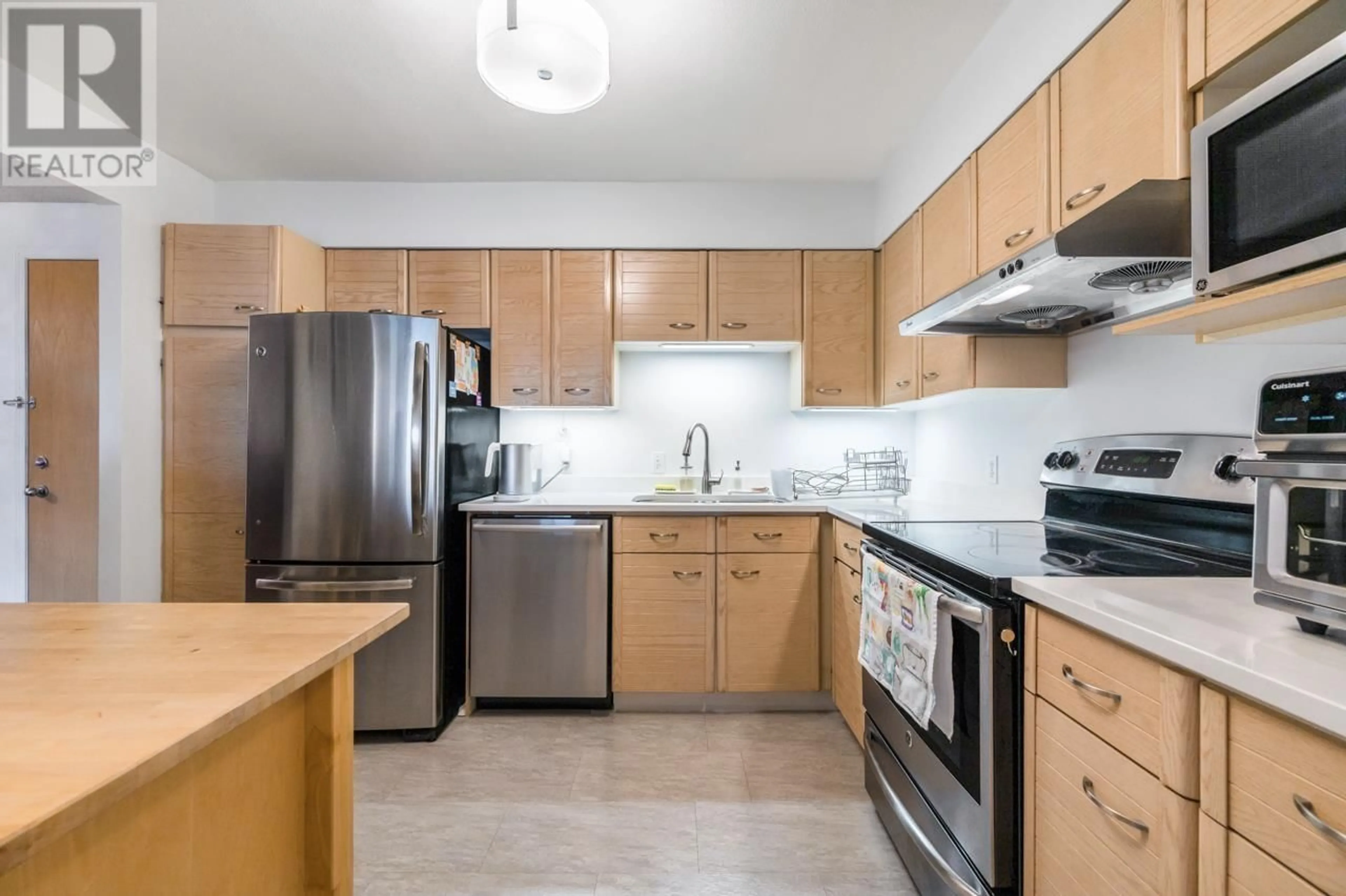 Standard kitchen, unknown for 902 - 8831 LANSDOWNE ROAD, Richmond British Columbia V6X3T5