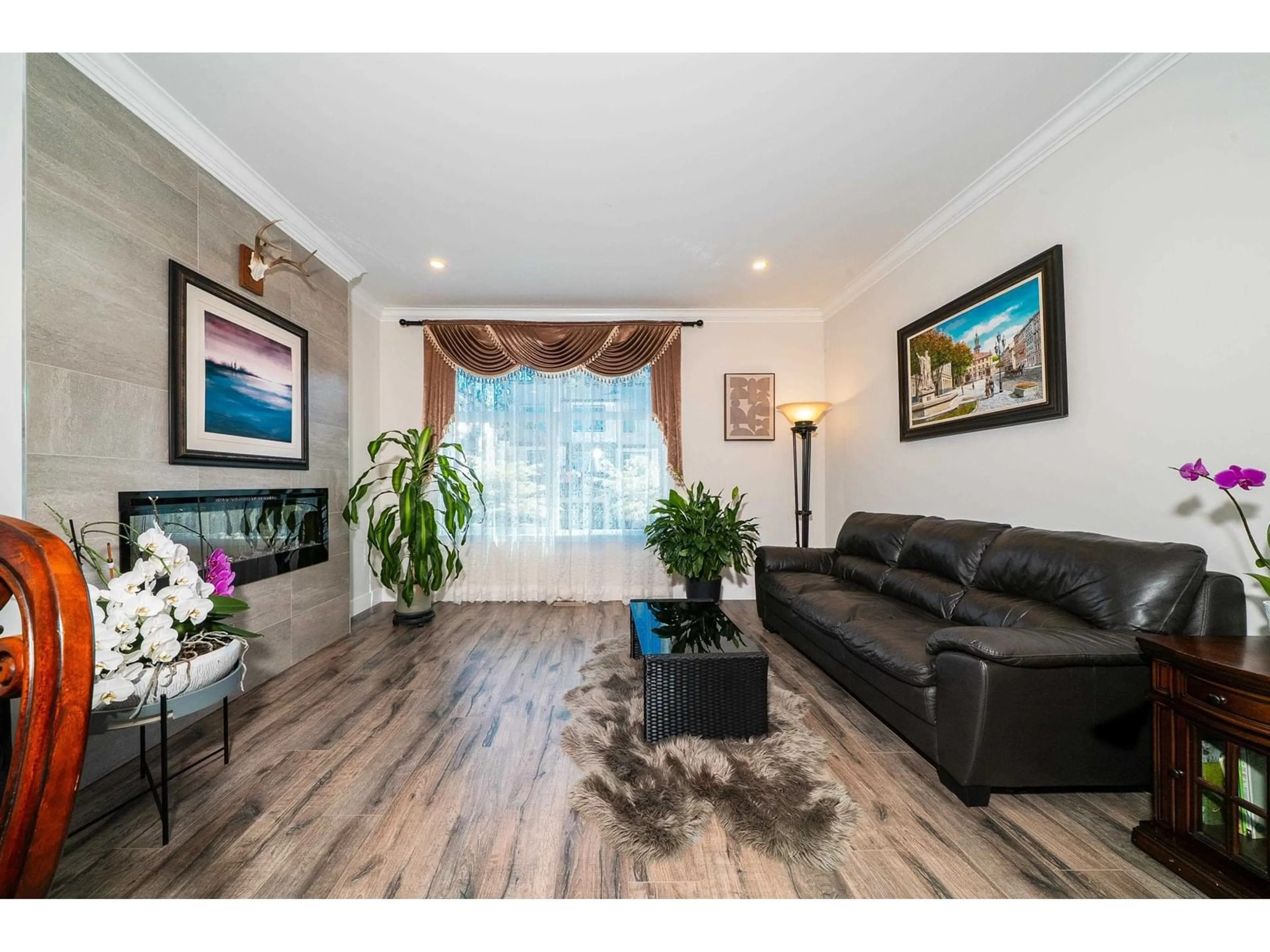 Living room with furniture, wood/laminate floor for 66 - 15665 MOUNTAIN VIEW, Surrey British Columbia V3Z0W8