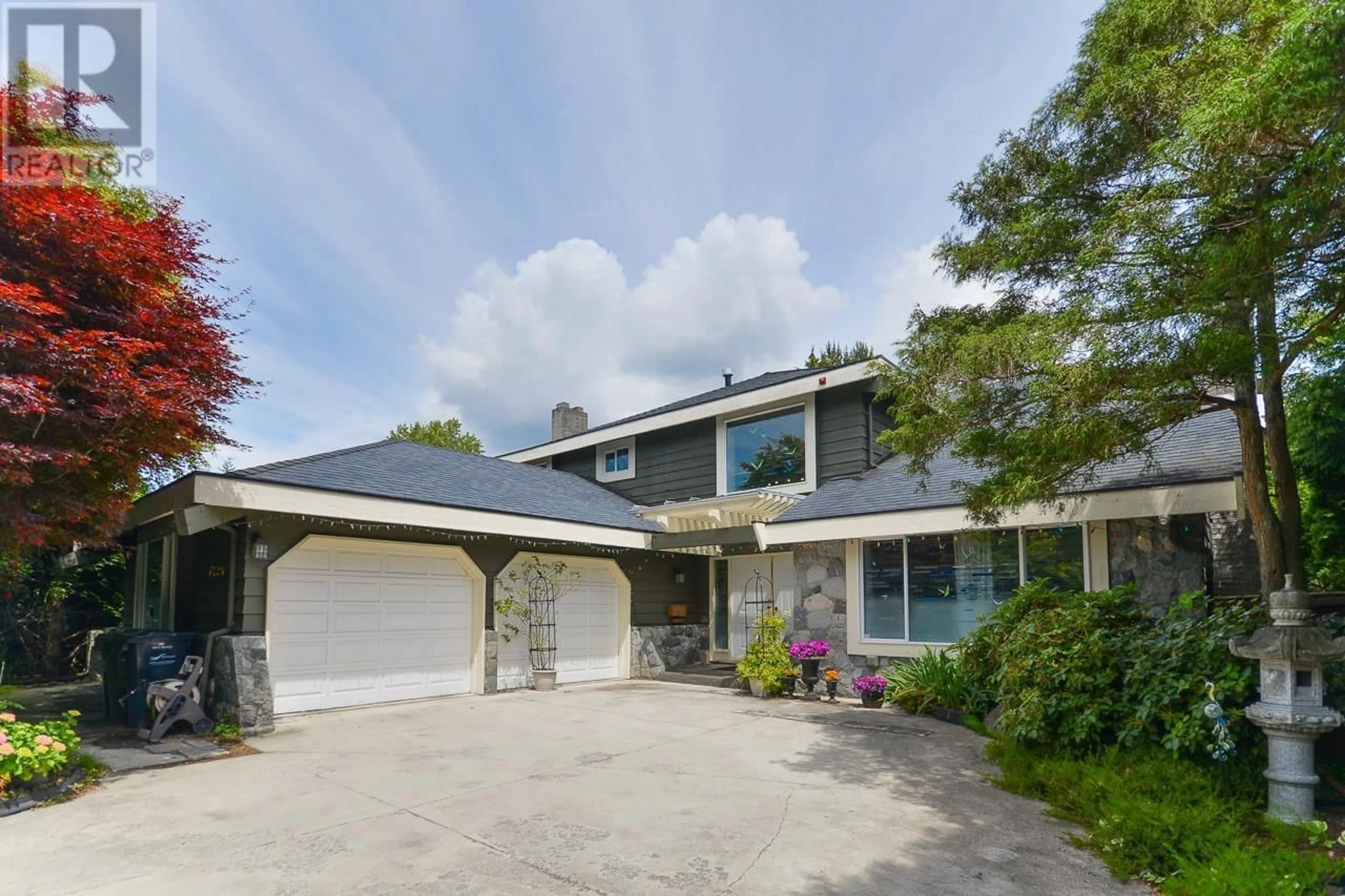 Home with vinyl exterior material, street for 7680 CHEVIOT PLACE, Richmond British Columbia V7C3S6