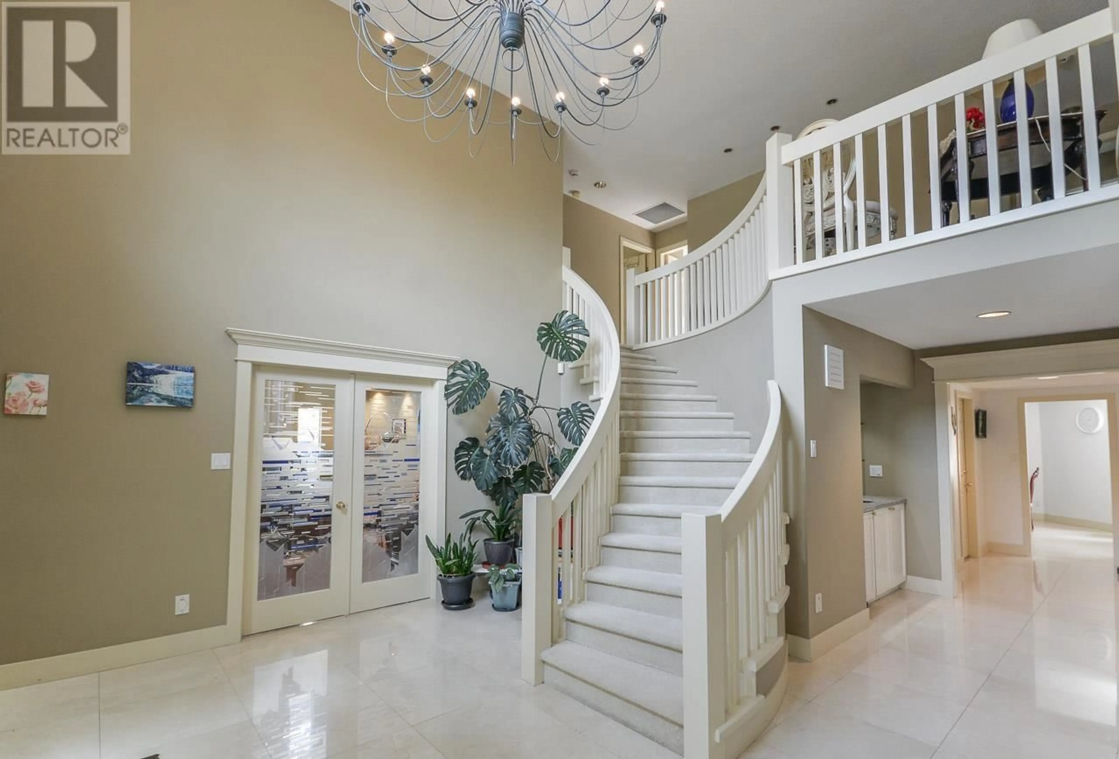 Indoor foyer for 7680 CHEVIOT PLACE, Richmond British Columbia V7C3S6