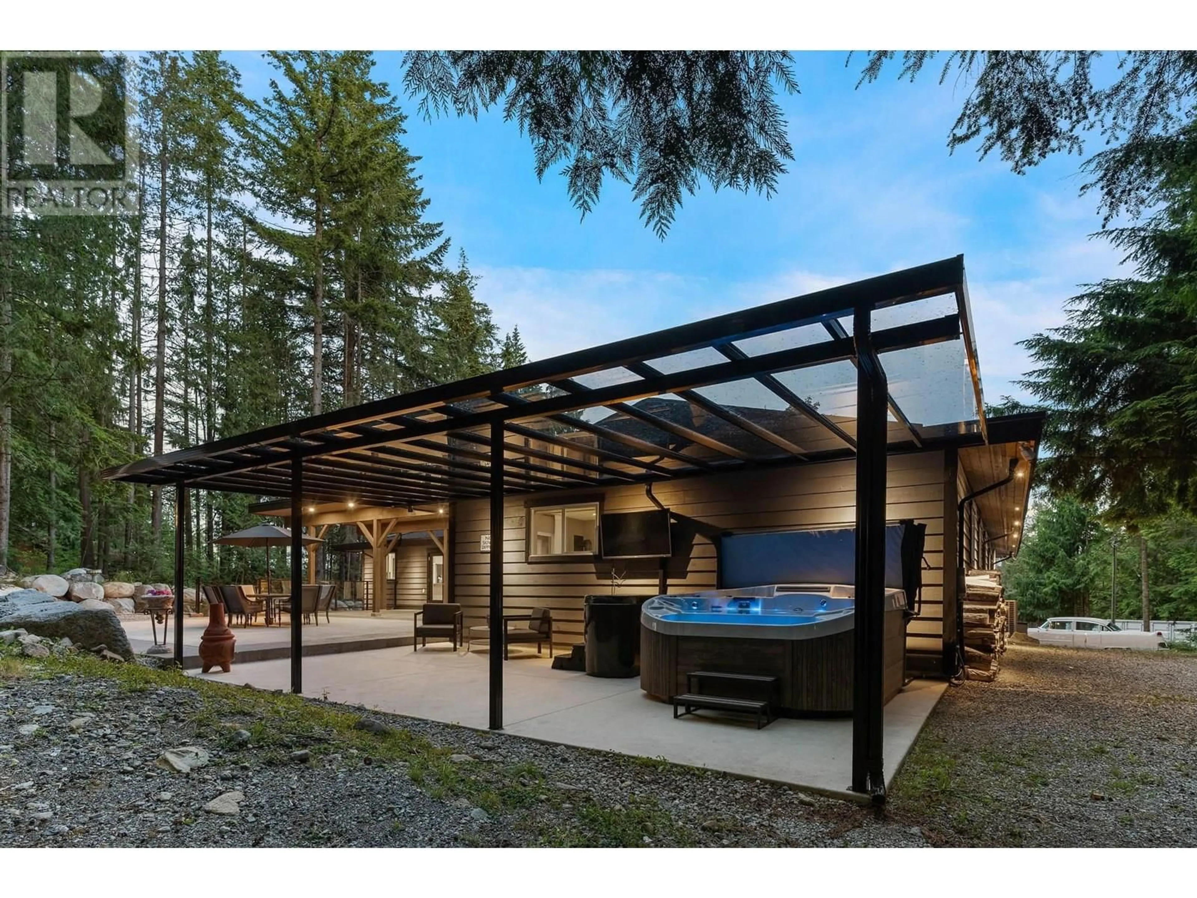 Indoor garage for 27561 SAYERS CRESCENT, Maple Ridge British Columbia V2W1N3