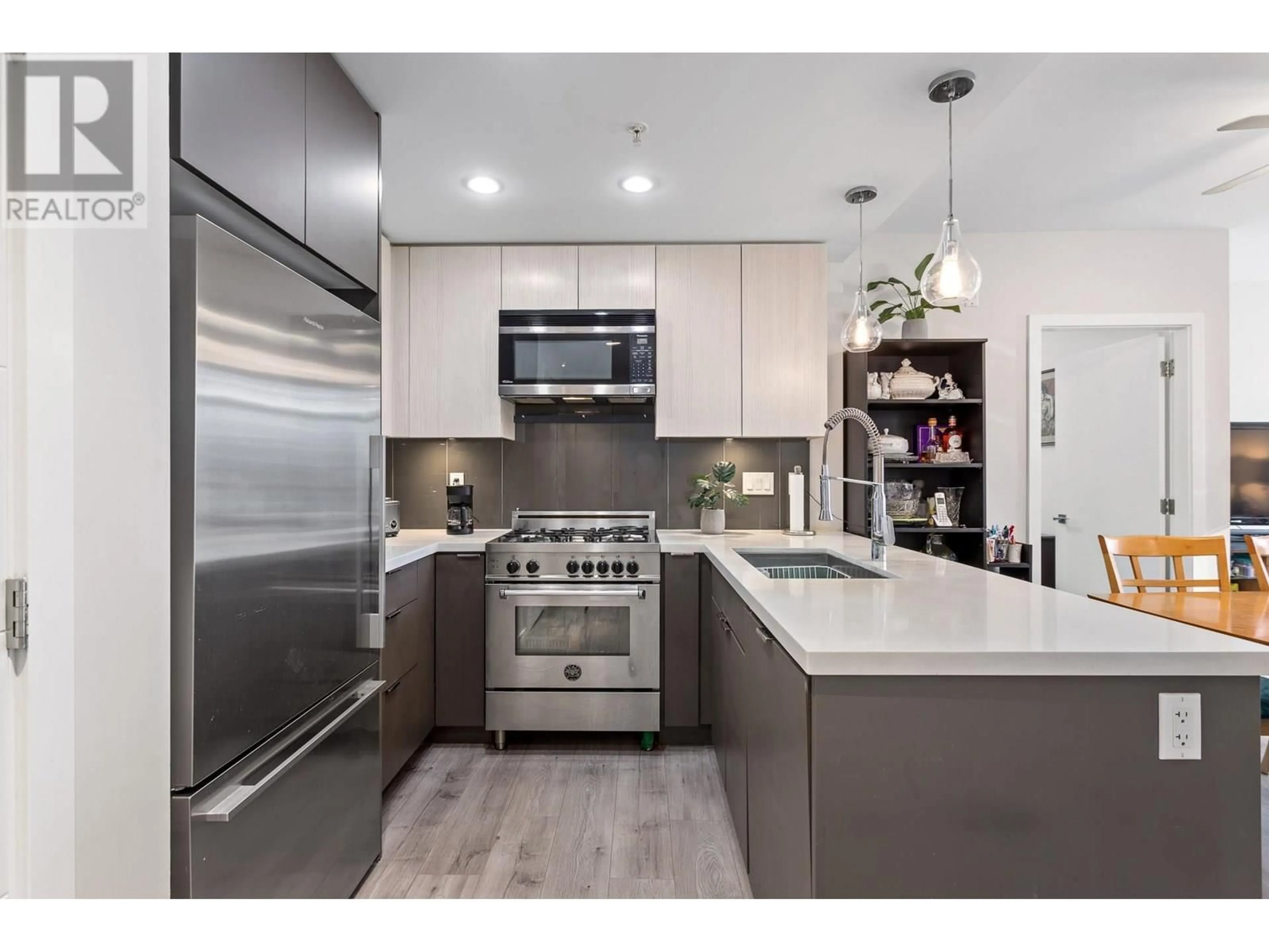Contemporary kitchen, unknown for 103 - 711 BRESLAY STREET, Coquitlam British Columbia V3J0G7
