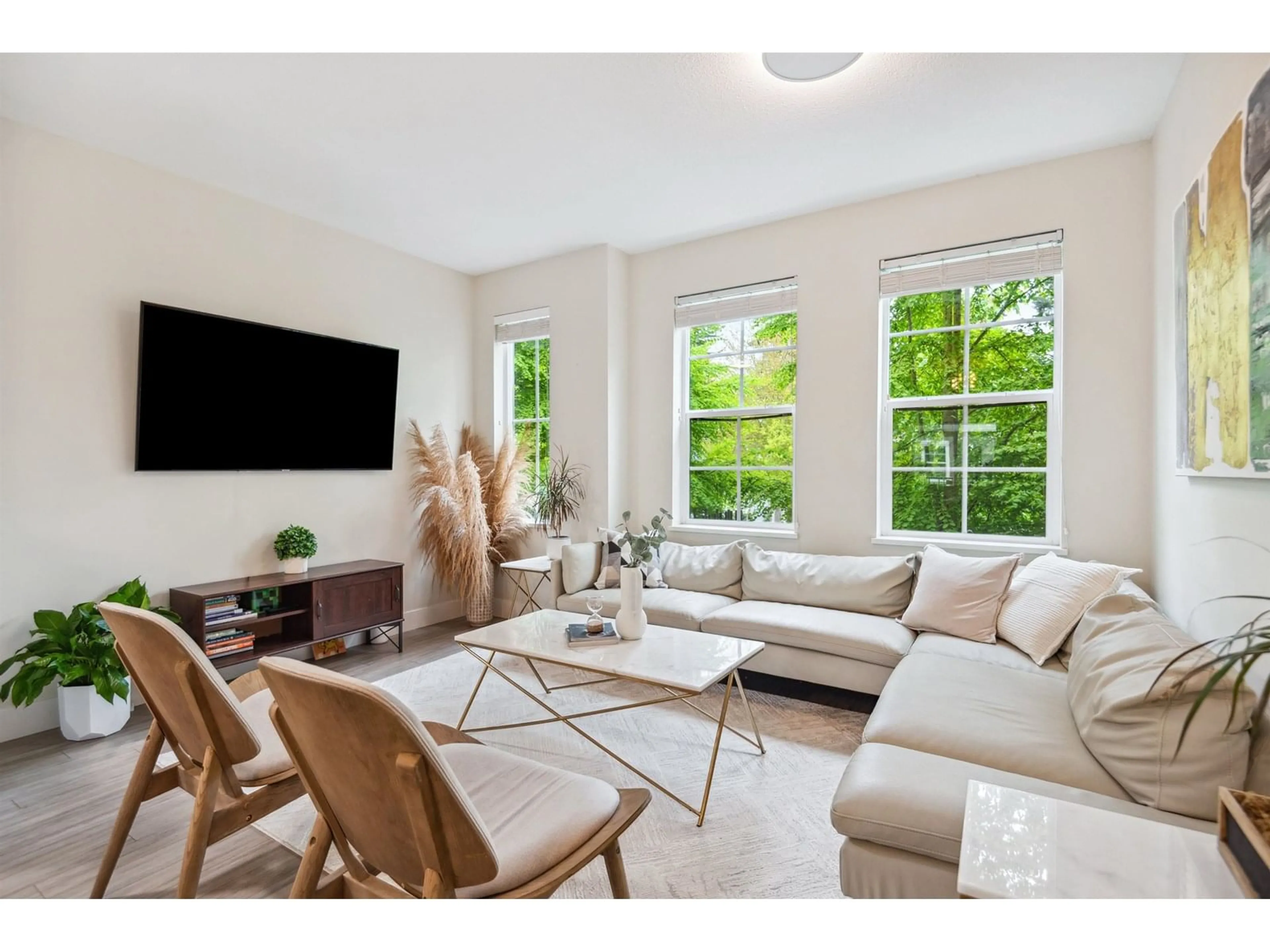 Living room with furniture, unknown for 13 - 3399 151, Surrey British Columbia V3S0L3