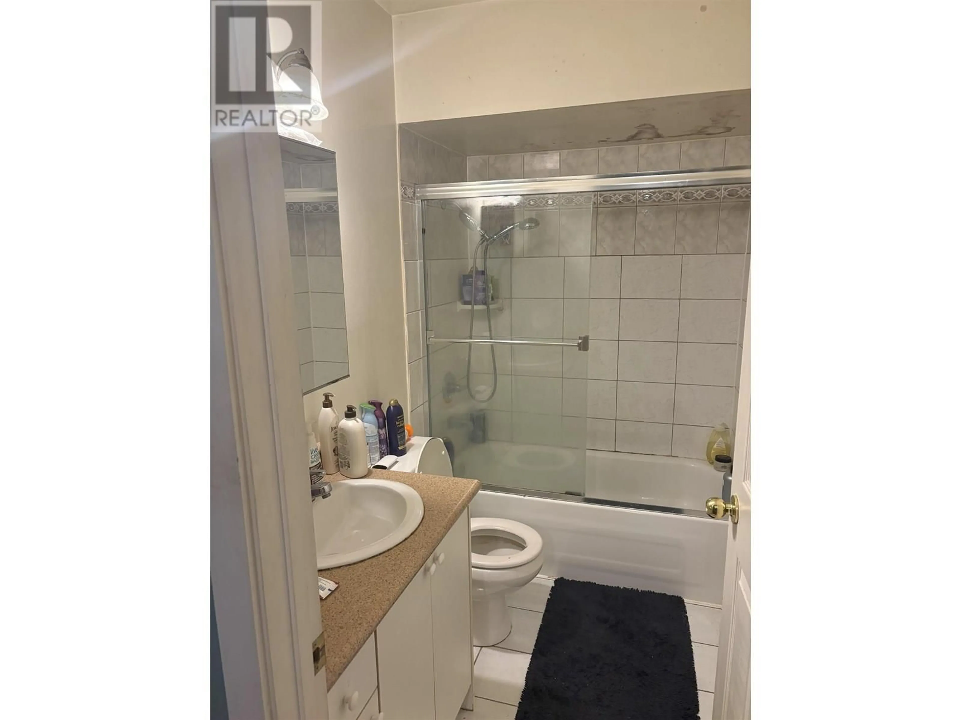 Standard bathroom, ceramic/tile floor for 23131 WESTMINSTER HIGHWAY, Richmond British Columbia V6V1B9