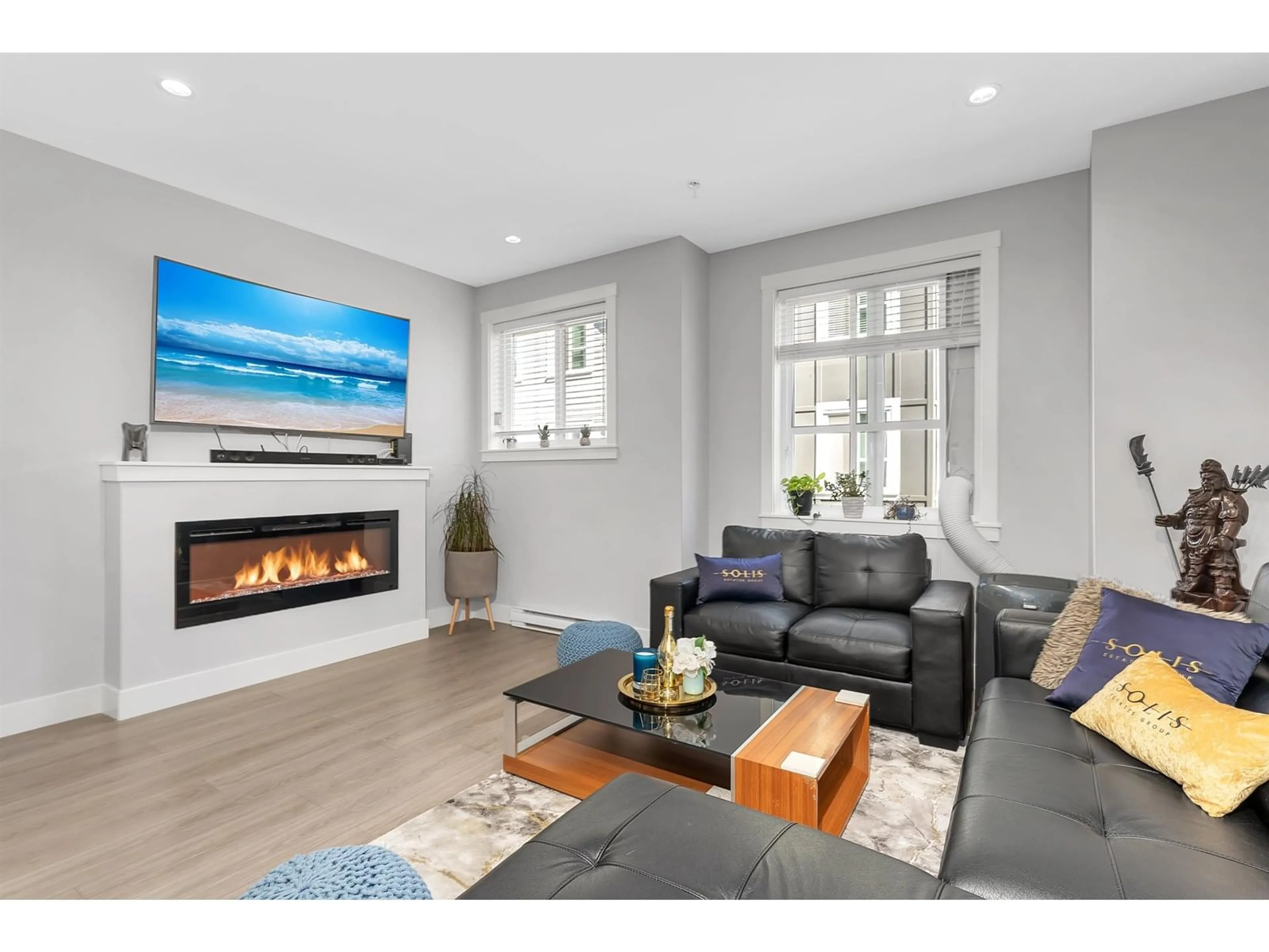 Living room with furniture, unknown for 56 - 20860 76, Langley British Columbia V2Y0S8