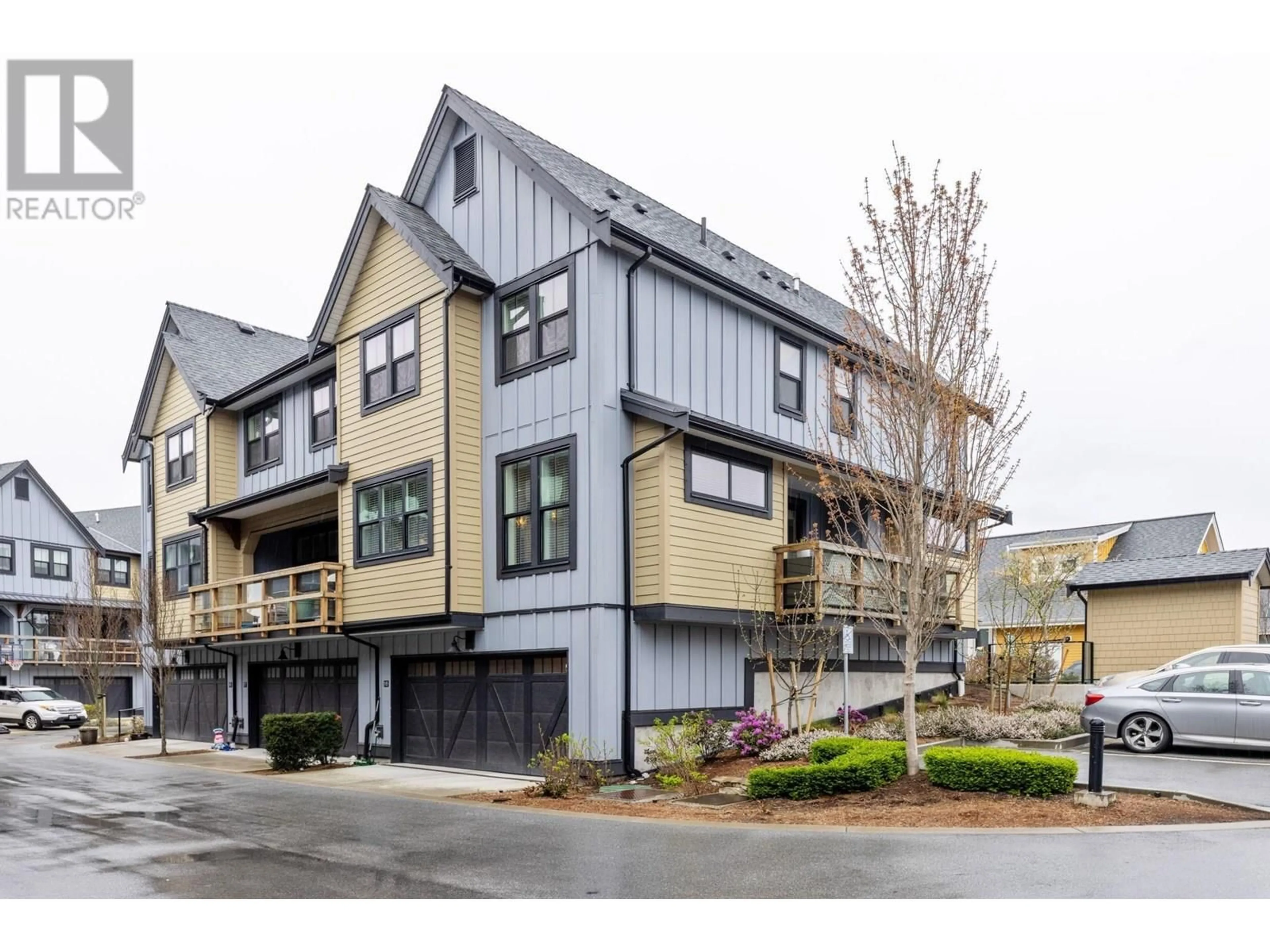 Home with vinyl exterior material, street for 18 - 6427 HAMMERMILL AVENUE, Delta British Columbia V4L0B2