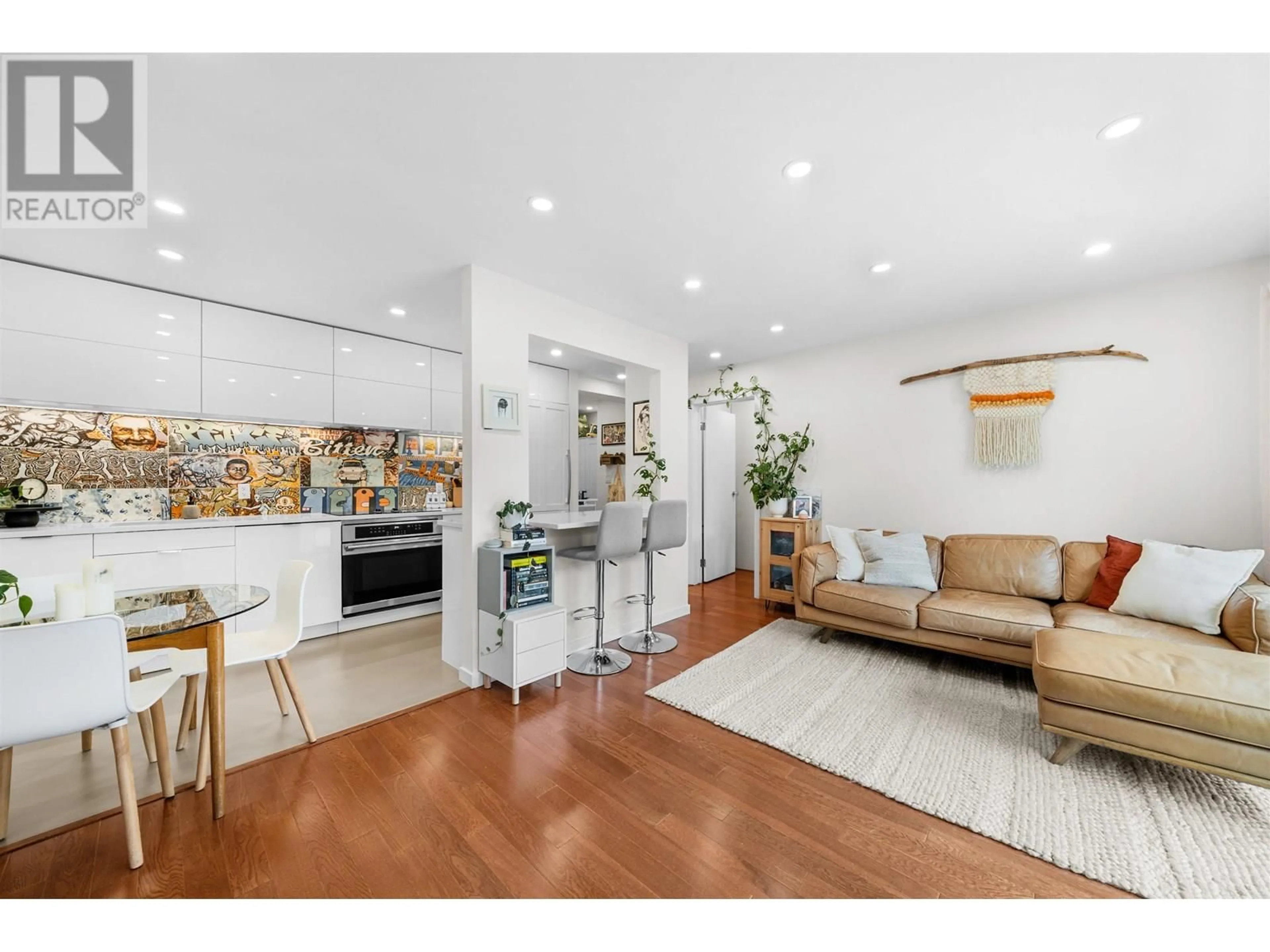 Open concept kitchen, unknown for 101 - 241 ST. ANDREWS AVENUE, North Vancouver British Columbia V7L3K8