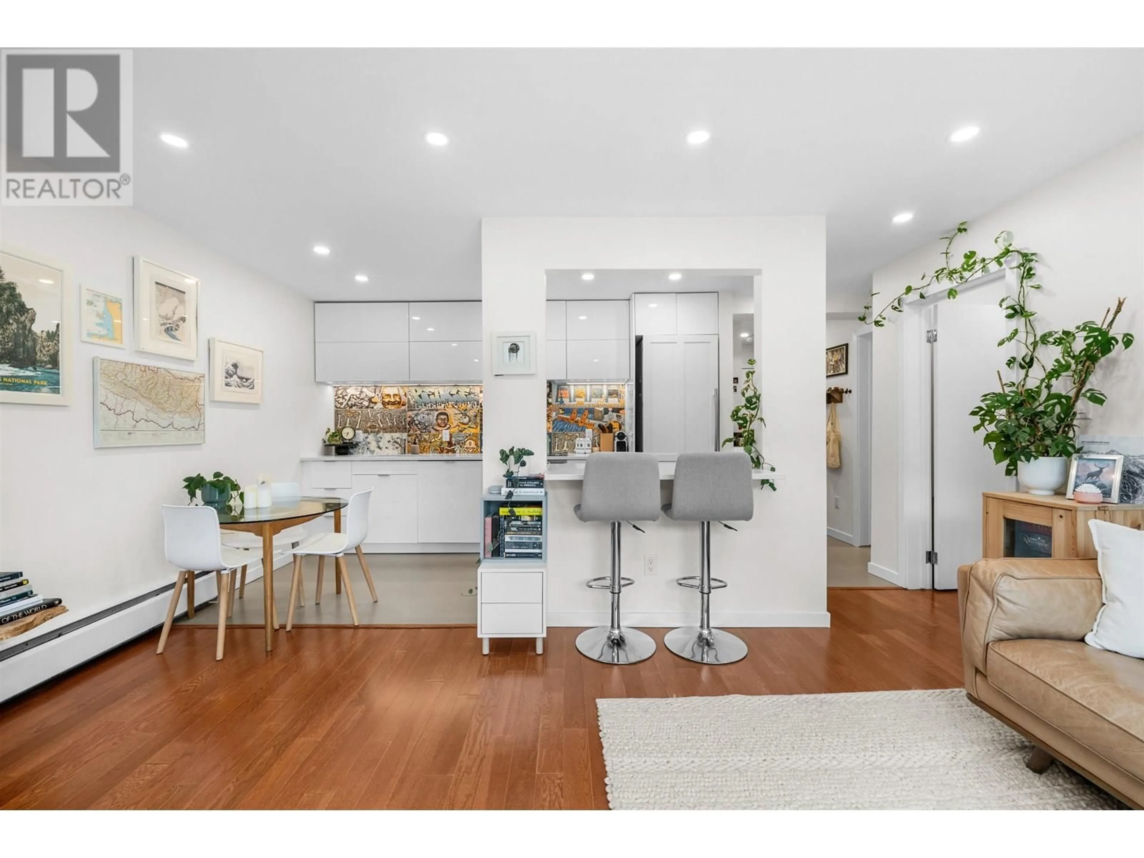 Open concept kitchen, unknown for 101 - 241 ST. ANDREWS AVENUE, North Vancouver British Columbia V7L3K8