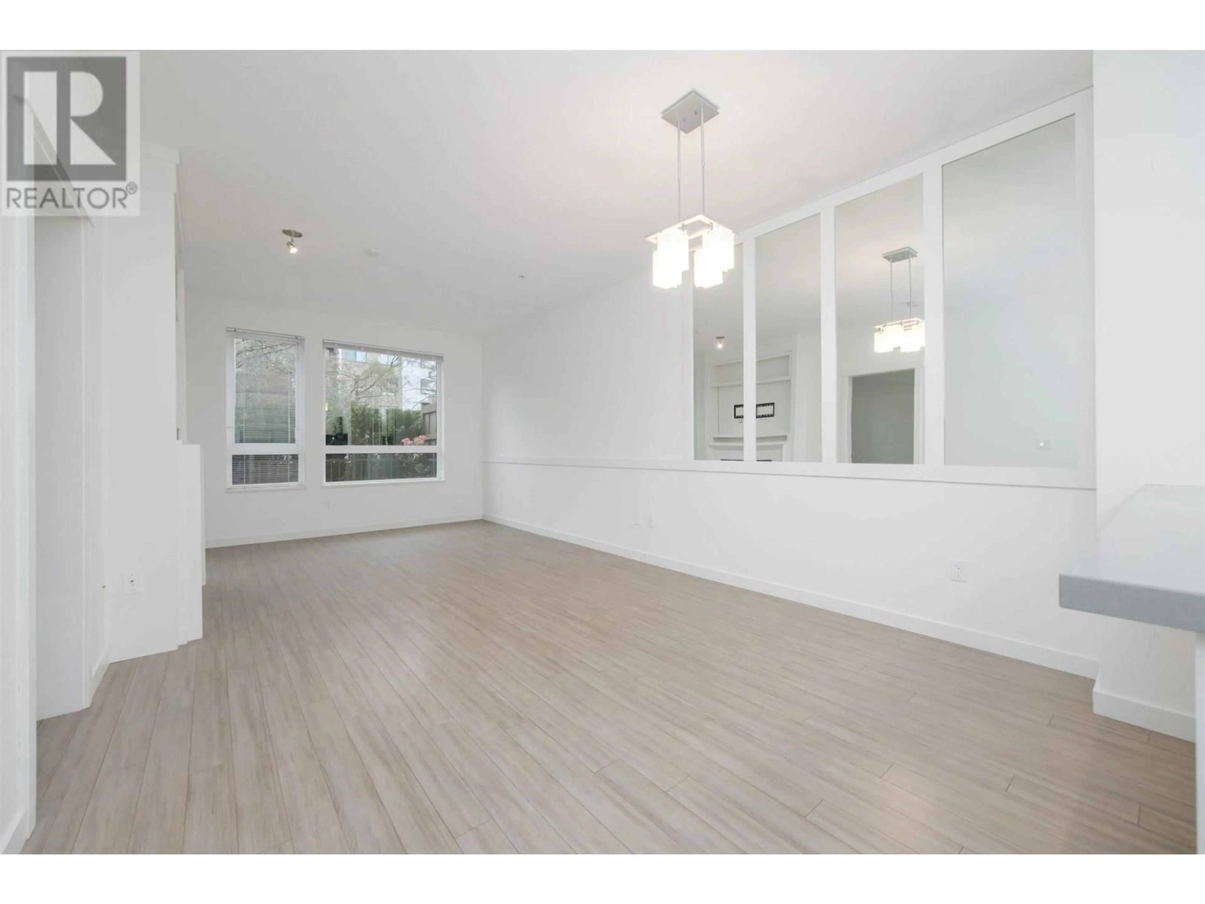 A pic of a room for 106 - 717 CHESTERFIELD AVENUE, North Vancouver British Columbia V7M3L8