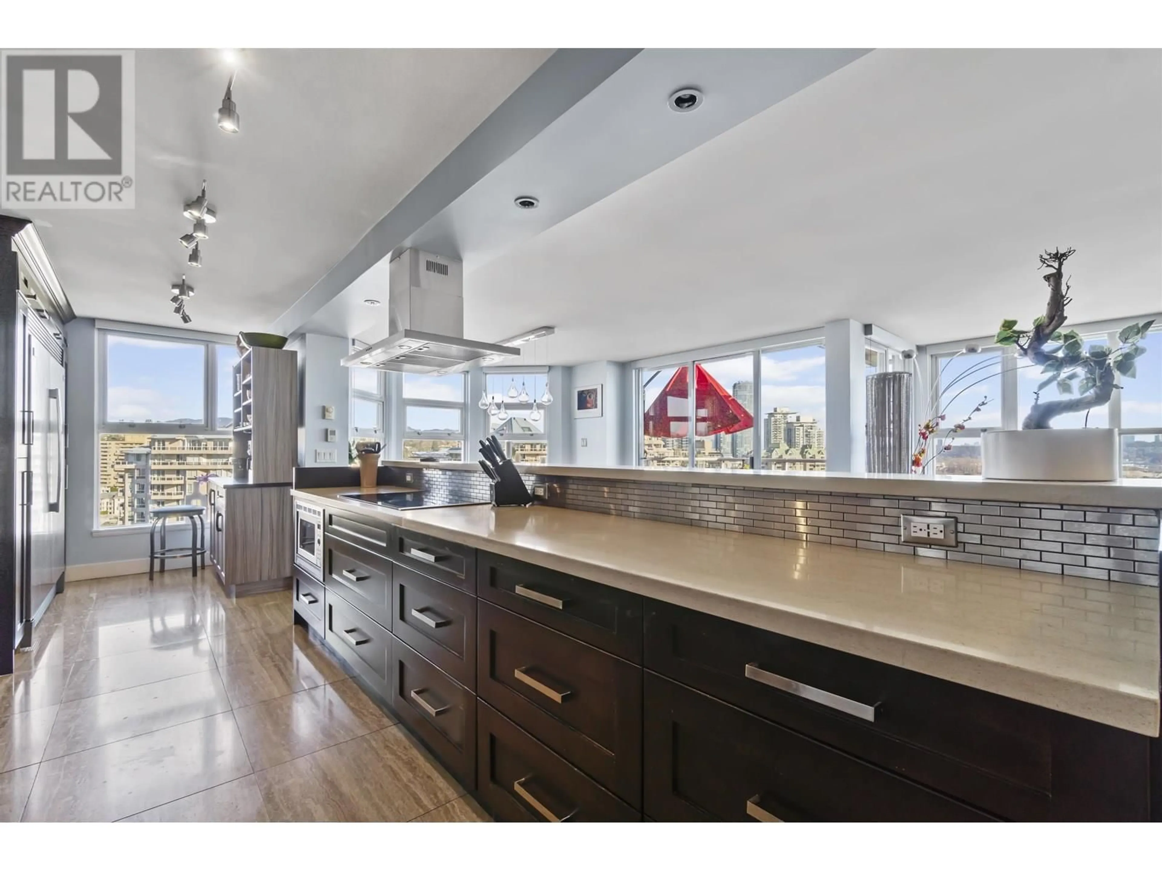 Open concept kitchen, unknown for 1901 - 1250 QUAYSIDE DRIVE, New Westminster British Columbia V3M6E2