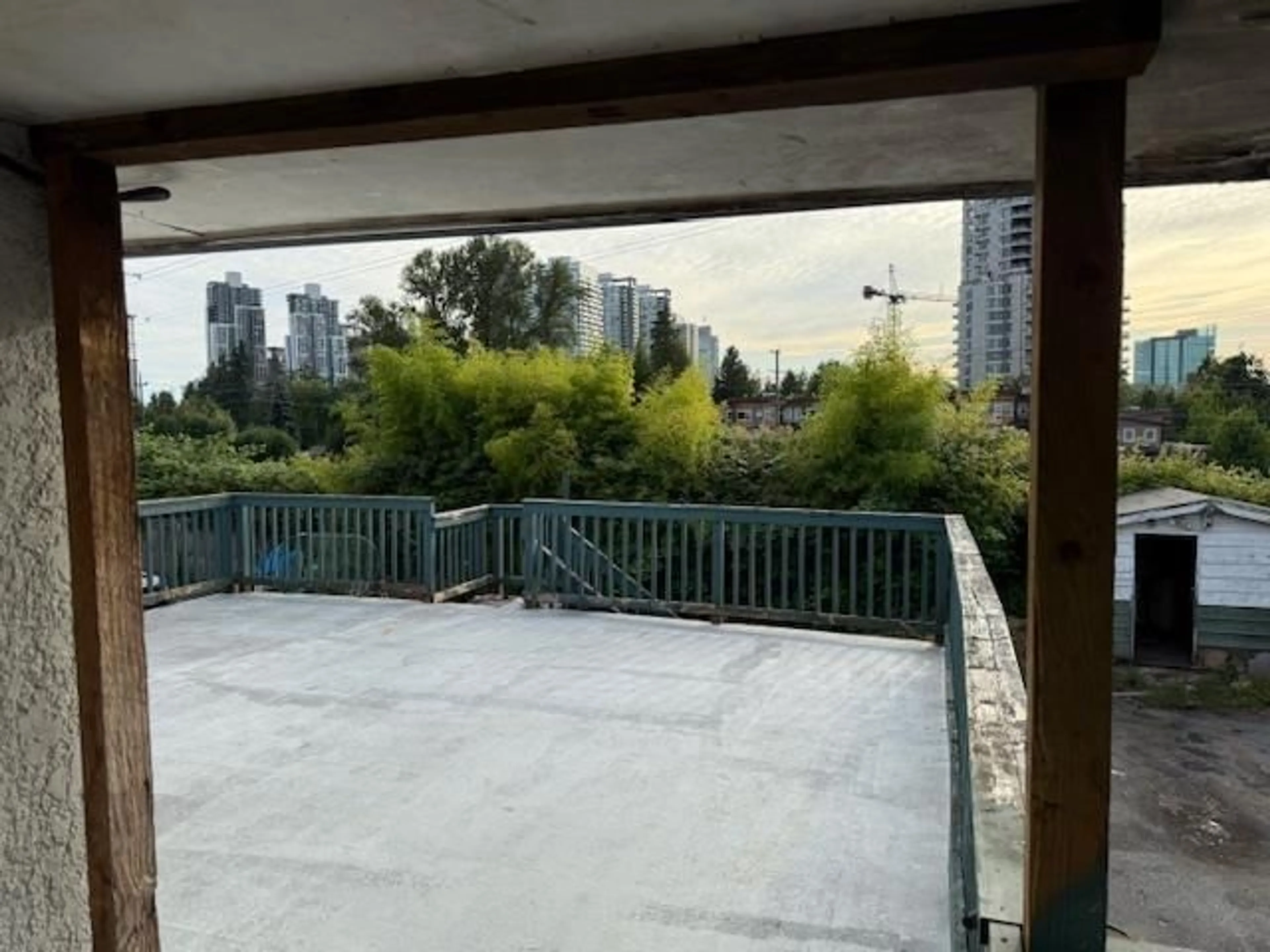 Unknown for 10071 140, Surrey British Columbia V3T4M8
