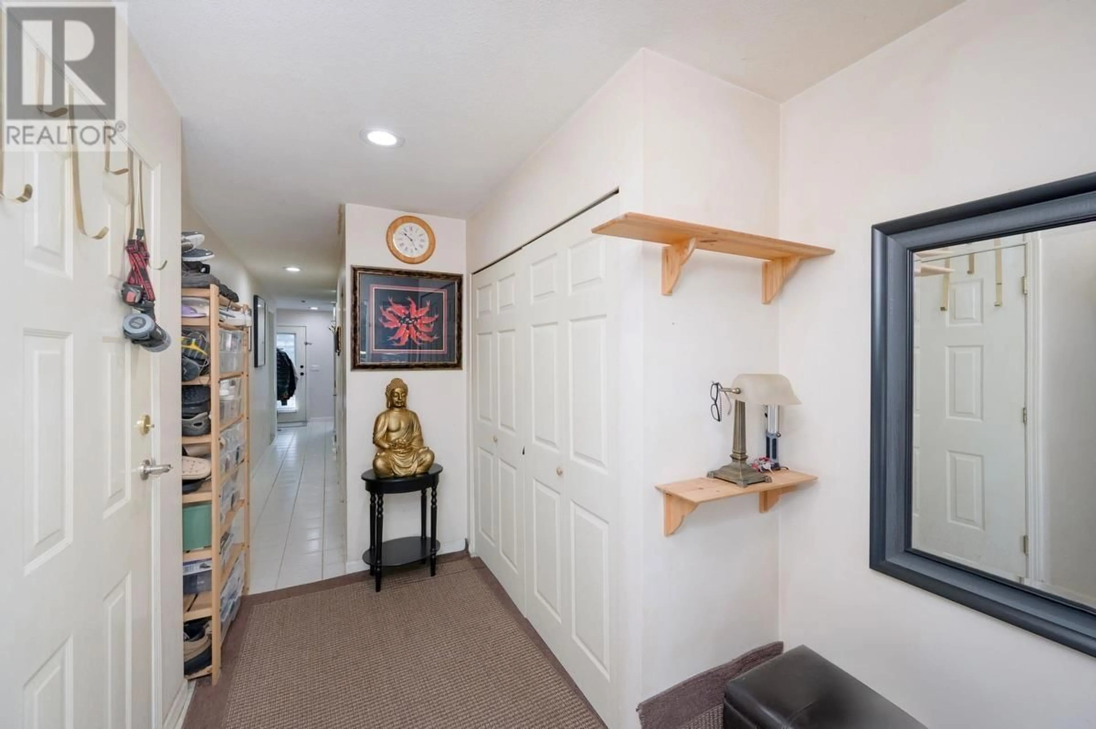 Indoor entryway for 12 - 3228 RALEIGH STREET, Port Coquitlam British Columbia V3C3J5