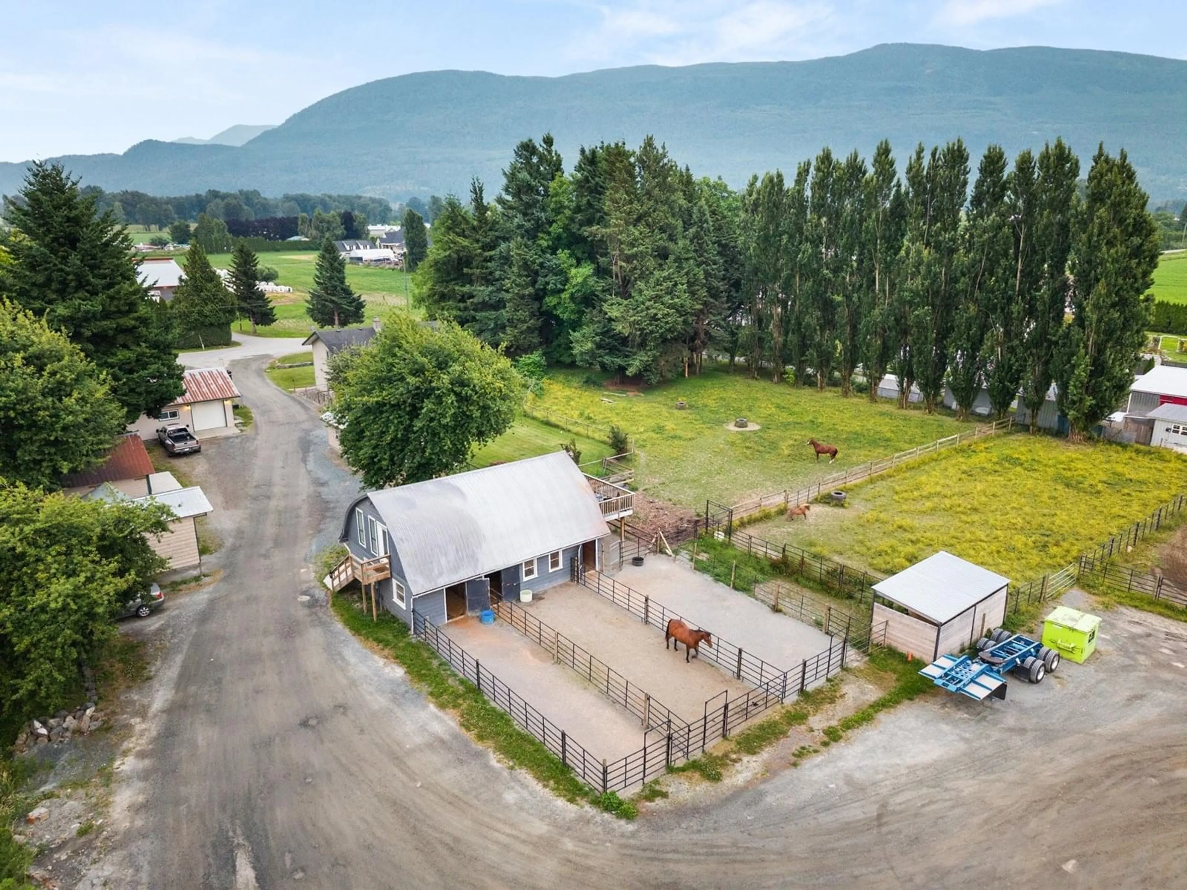 A pic from outside/outdoor area/front of a property/back of a property/a pic from drone, mountain view for 5063 BOUNDARY, Abbotsford British Columbia V3G2N4