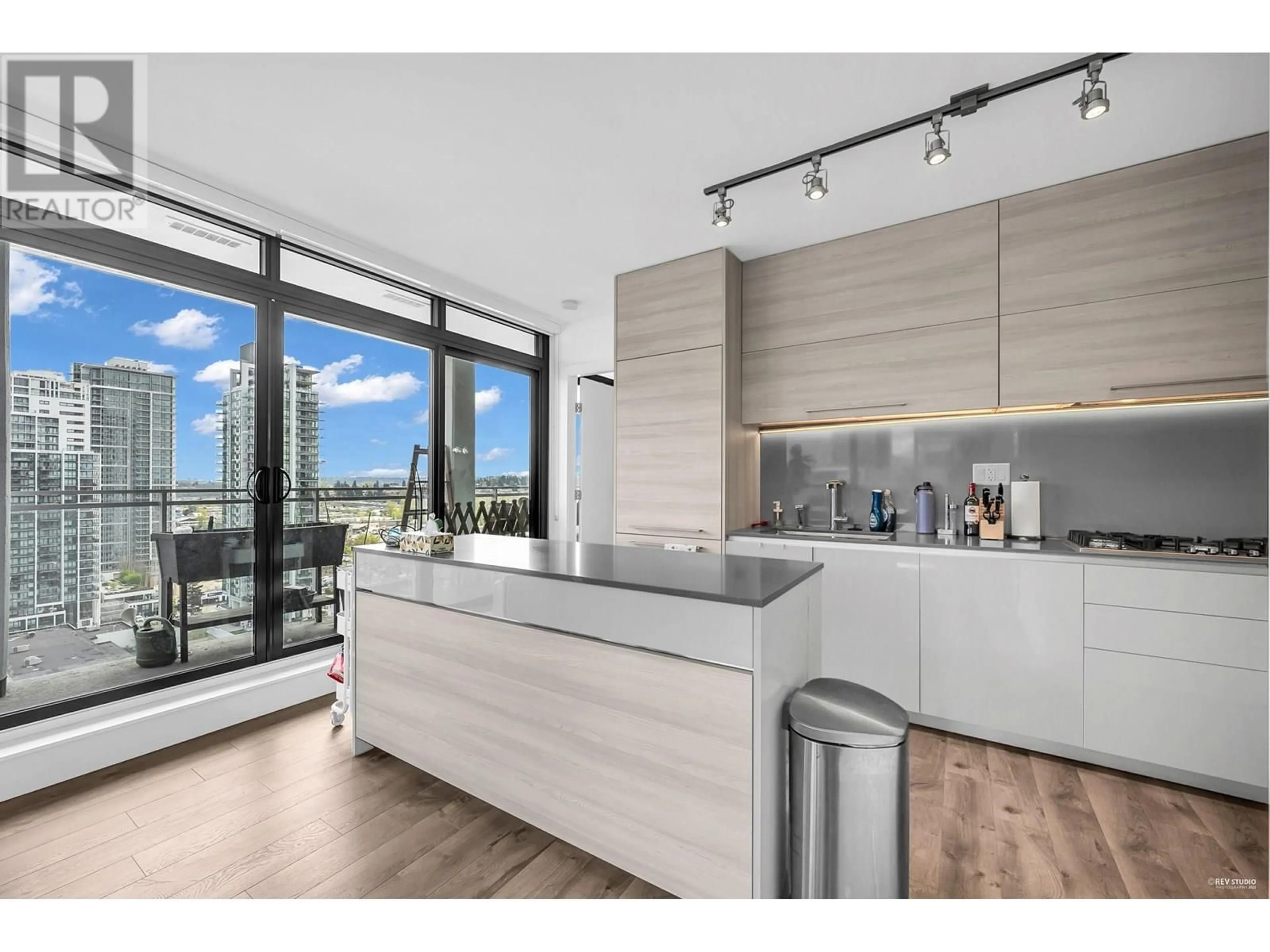 Open concept kitchen, unknown for 1503 - 4488 JUNEAU STREET, Burnaby British Columbia V5C0M4
