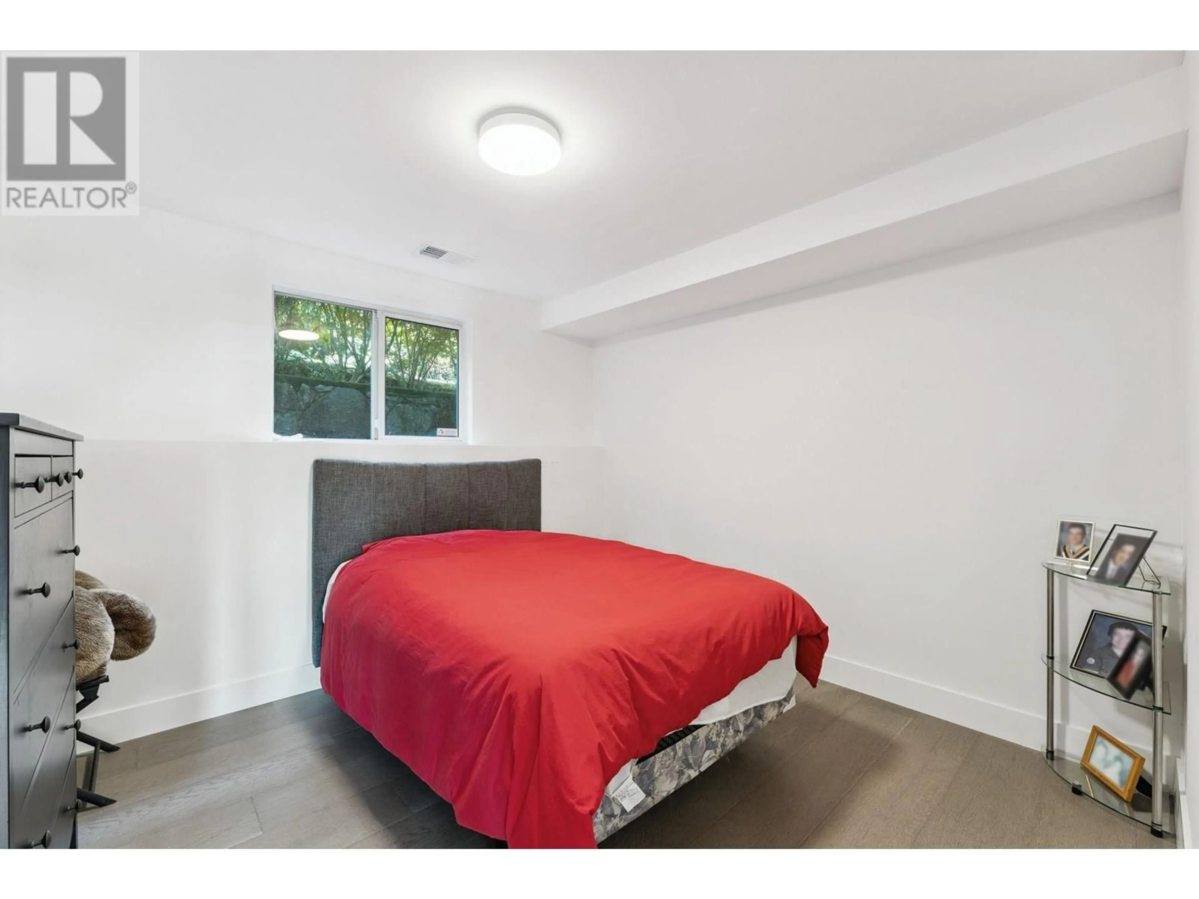 Bedroom with bed, unknown for 1725 ROSEBERY AVENUE, West Vancouver British Columbia V7V2Z5