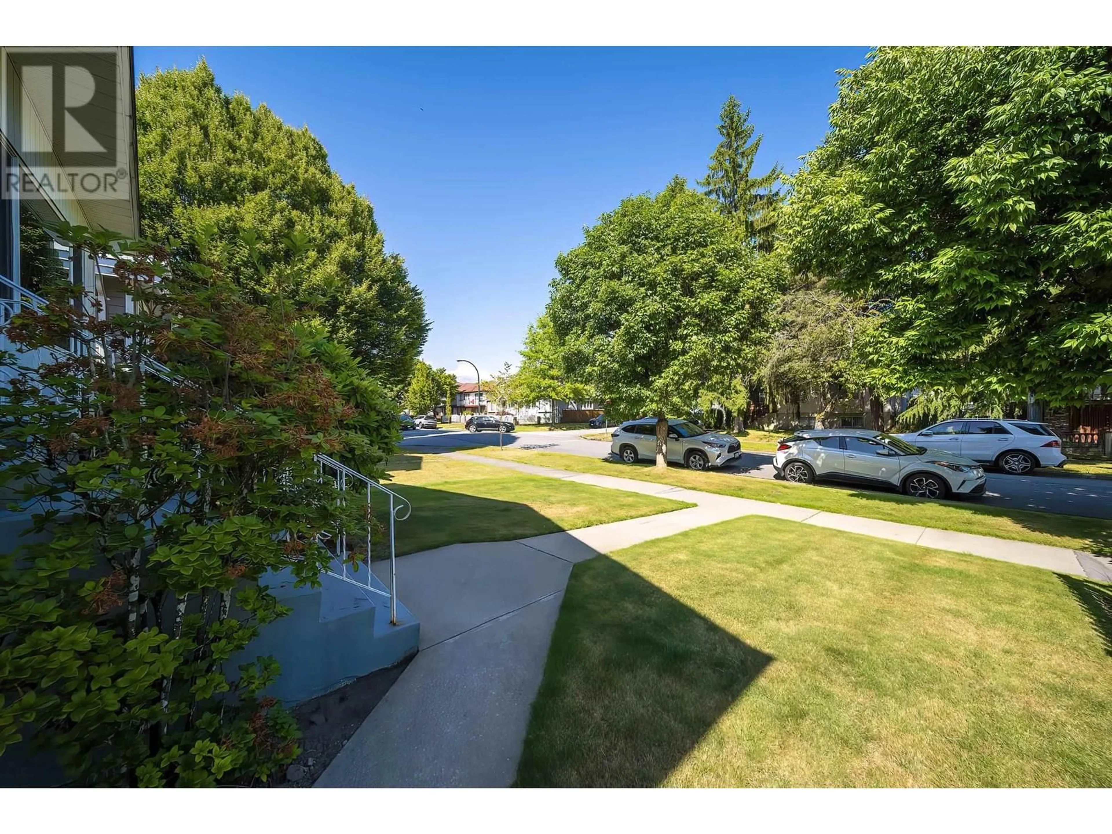 A pic from outside/outdoor area/front of a property/back of a property/a pic from drone, unknown for 6713 LANARK STREET, Vancouver British Columbia V5P2Z5