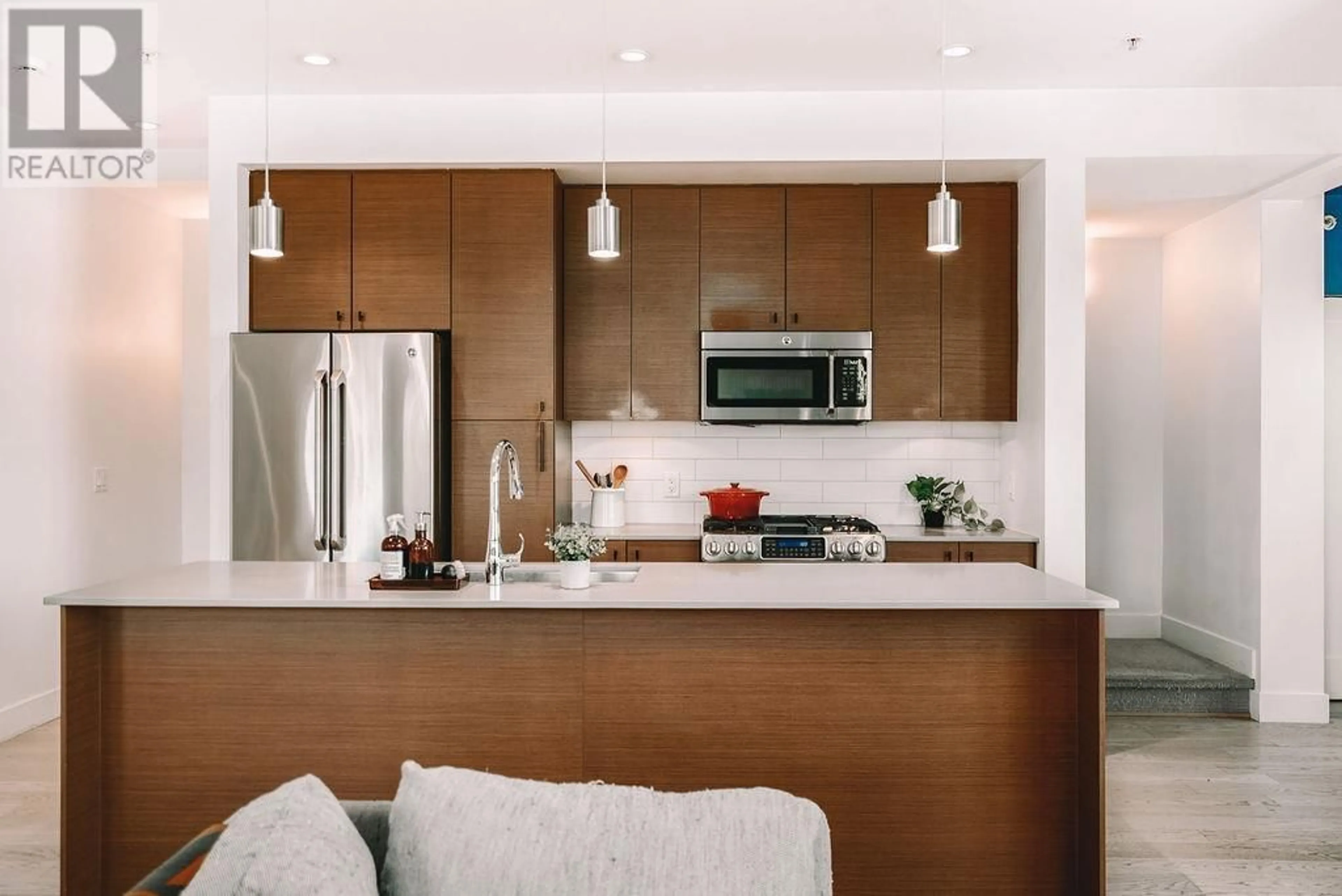 Open concept kitchen, unknown for 266 CAMATA STREET, New Westminster British Columbia V3M0H8