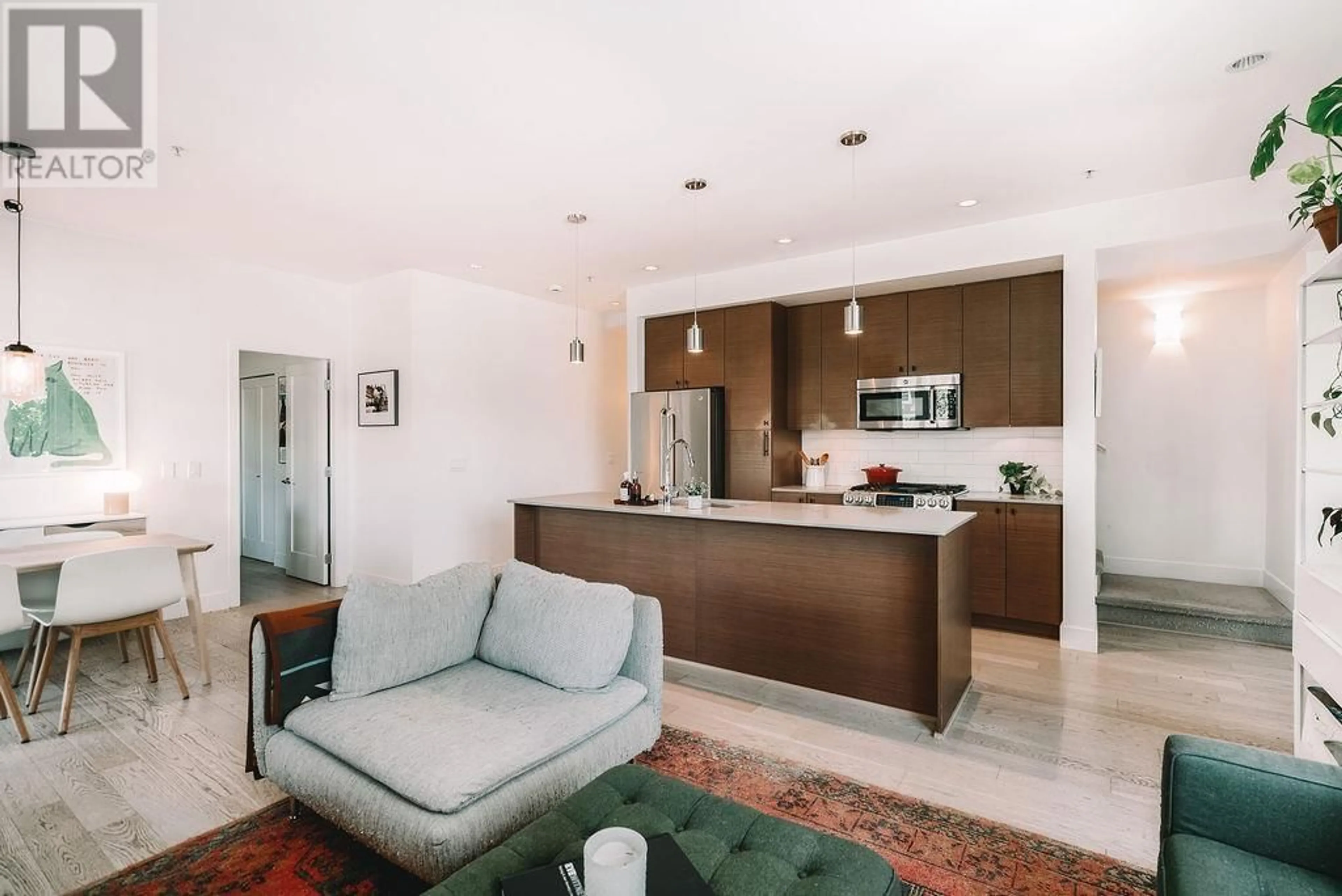 Open concept kitchen, unknown for 266 CAMATA STREET, New Westminster British Columbia V3M0H8