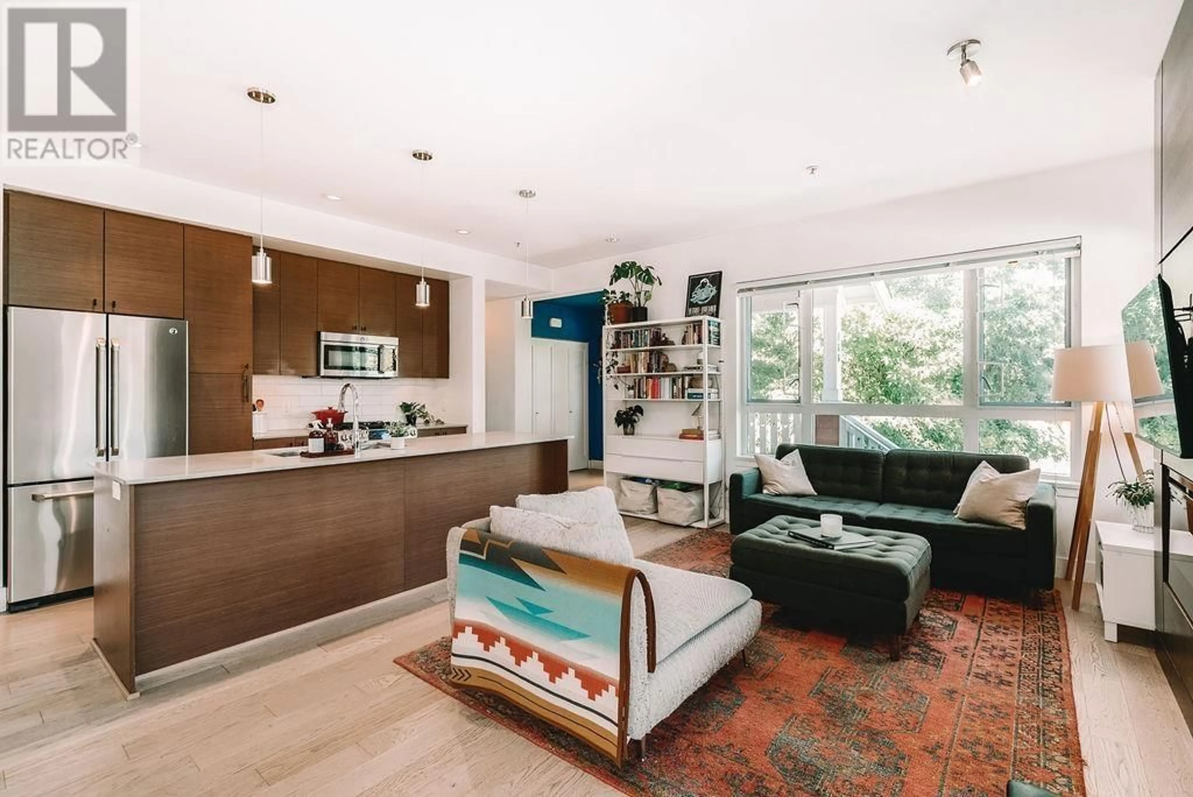 Living room with furniture, unknown for 266 CAMATA STREET, New Westminster British Columbia V3M0H8