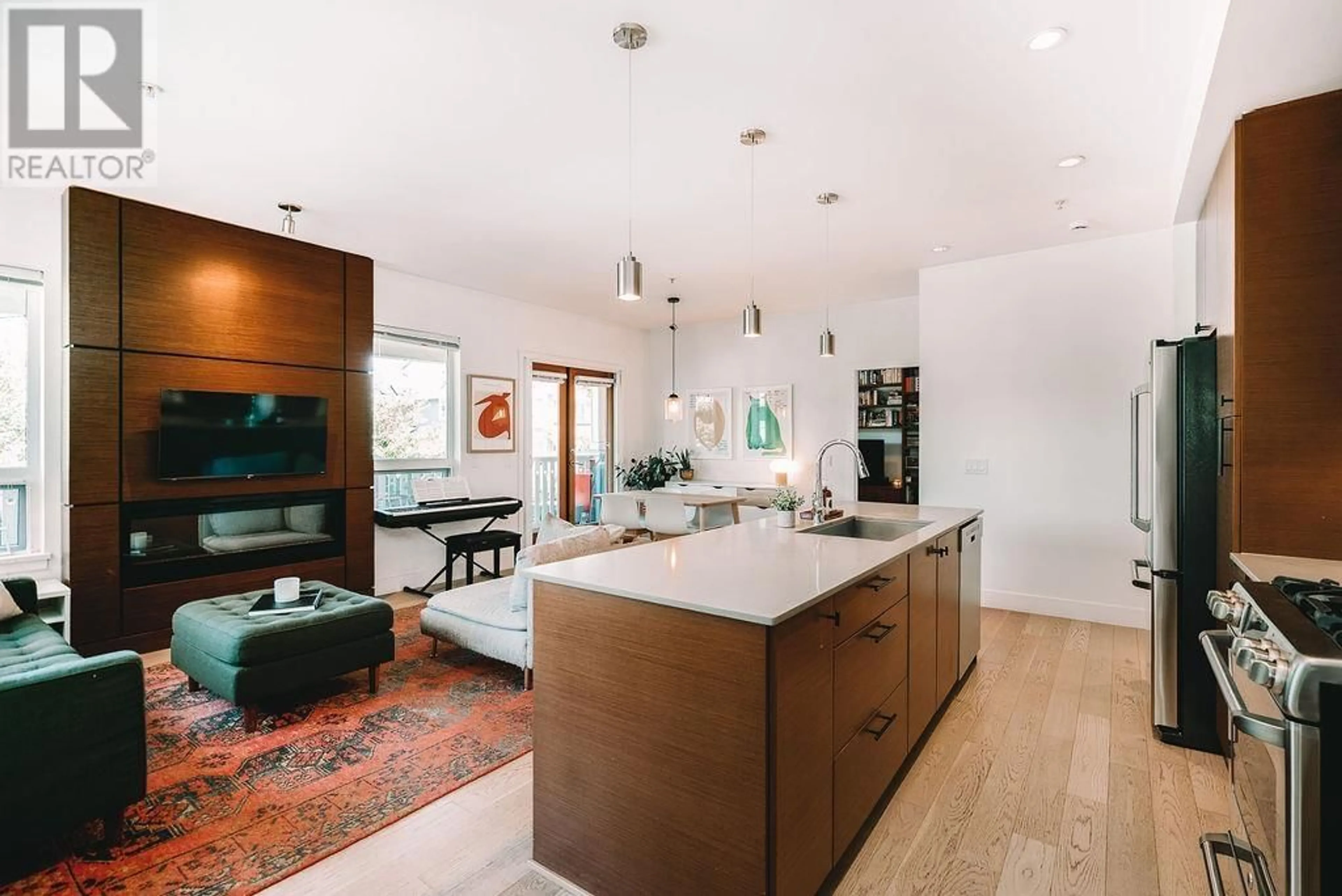 Open concept kitchen, unknown for 266 CAMATA STREET, New Westminster British Columbia V3M0H8