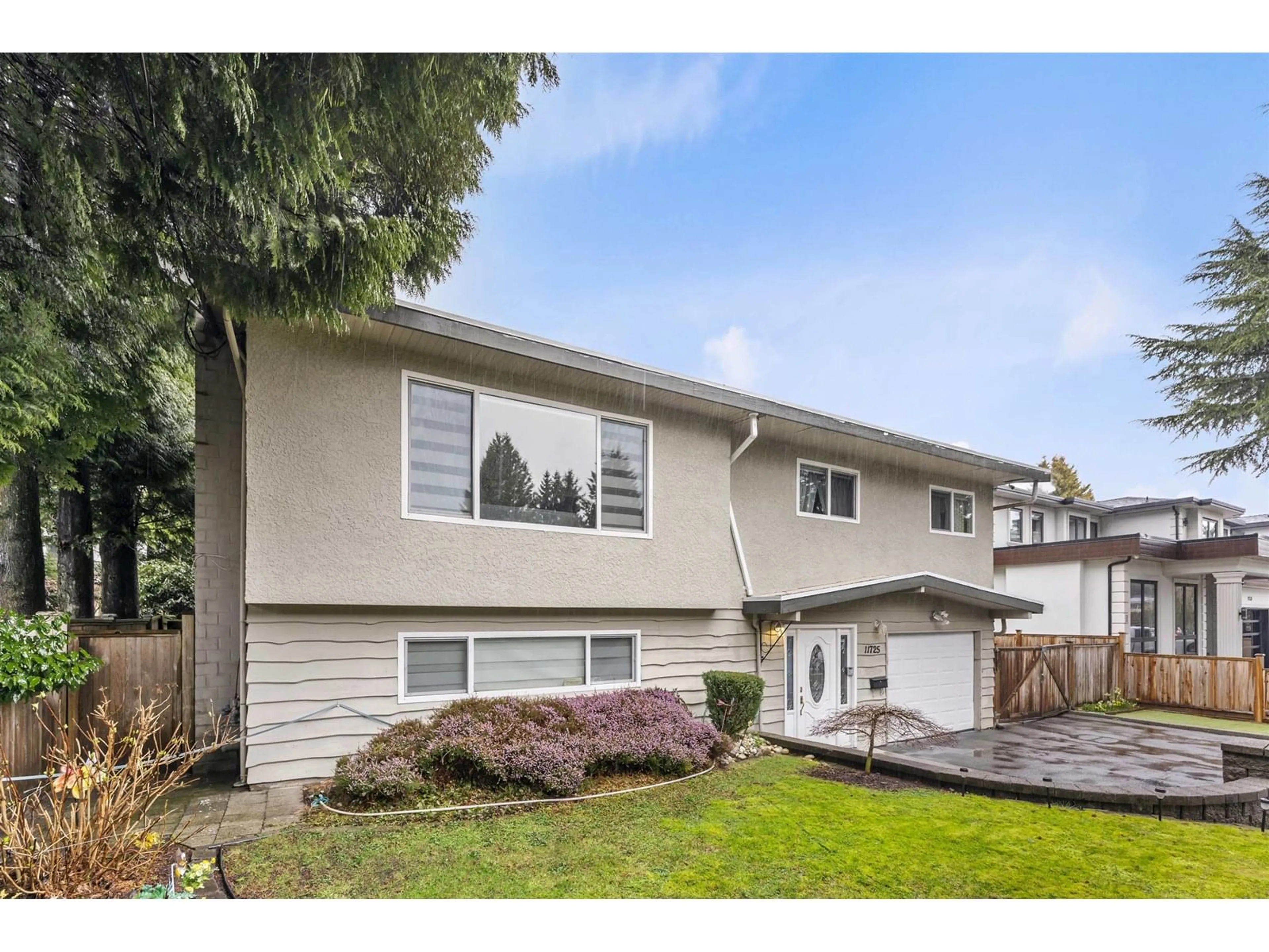 Home with vinyl exterior material, street for 11725 83A, Delta British Columbia V4C2J9