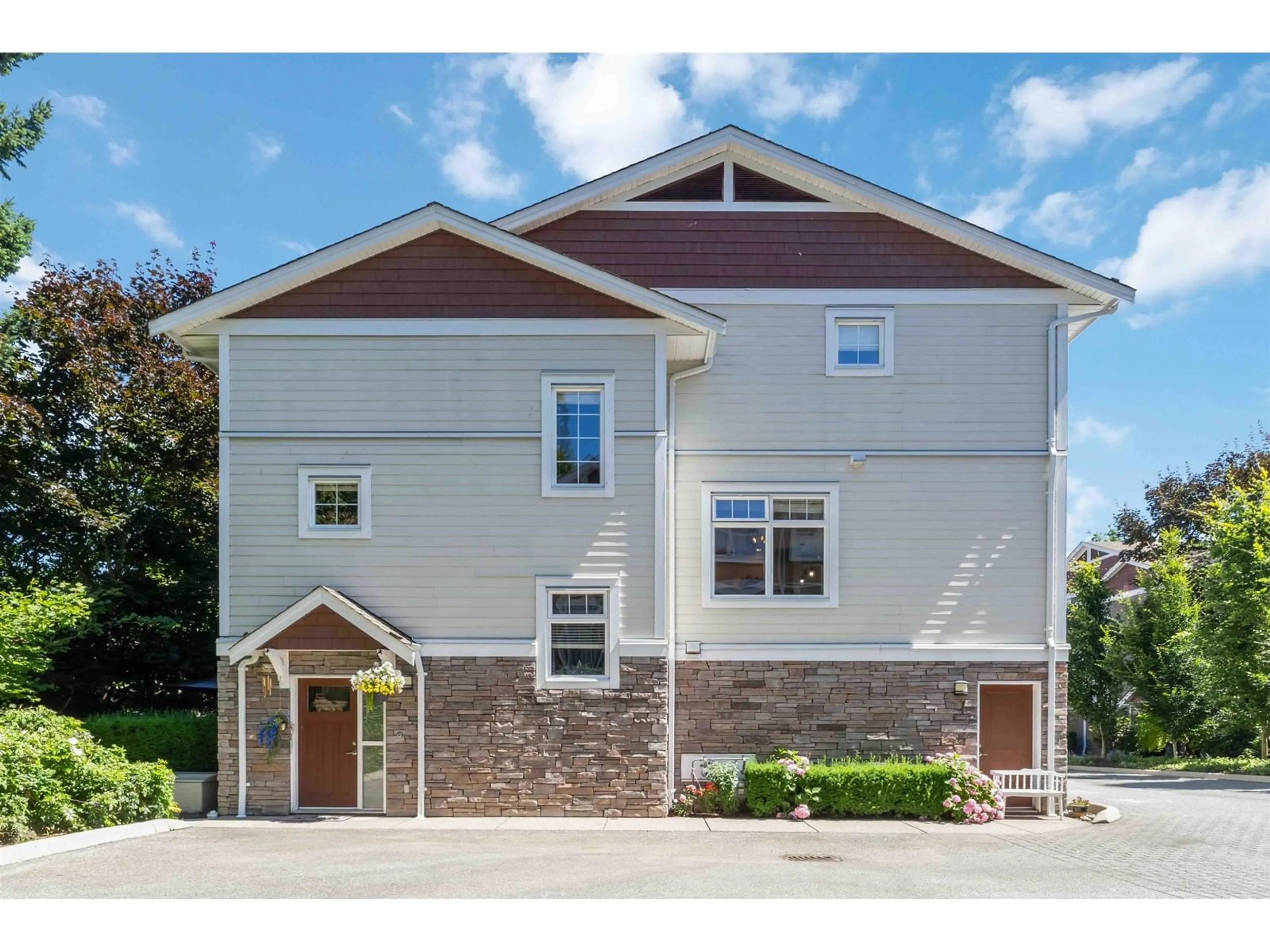 Home with vinyl exterior material, street for 41 - 2689 PARKWAY, Surrey British Columbia V4P0C3