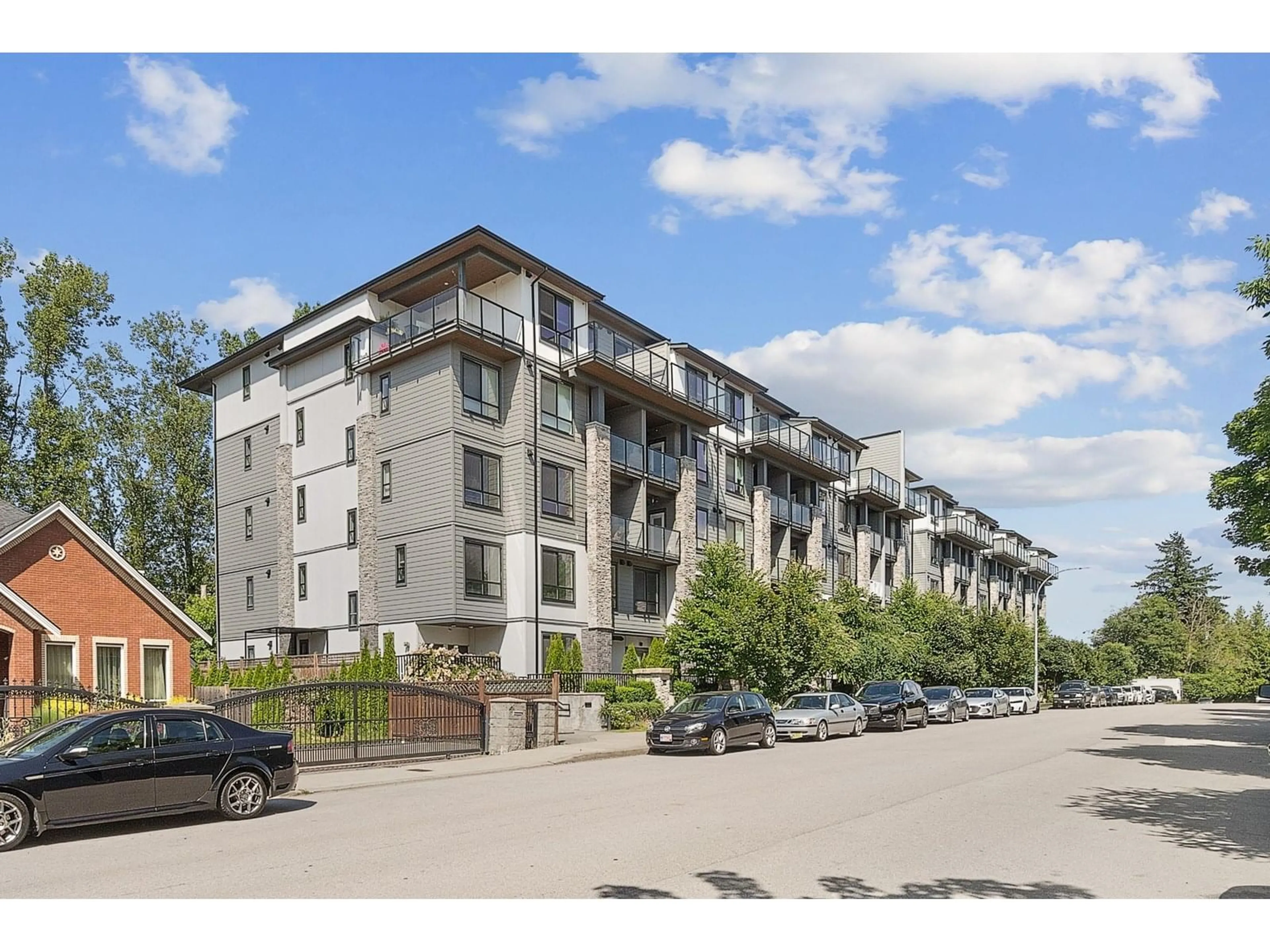 A pic from outside/outdoor area/front of a property/back of a property/a pic from drone, street for 503 - 15351 101, Surrey British Columbia V3R0G2