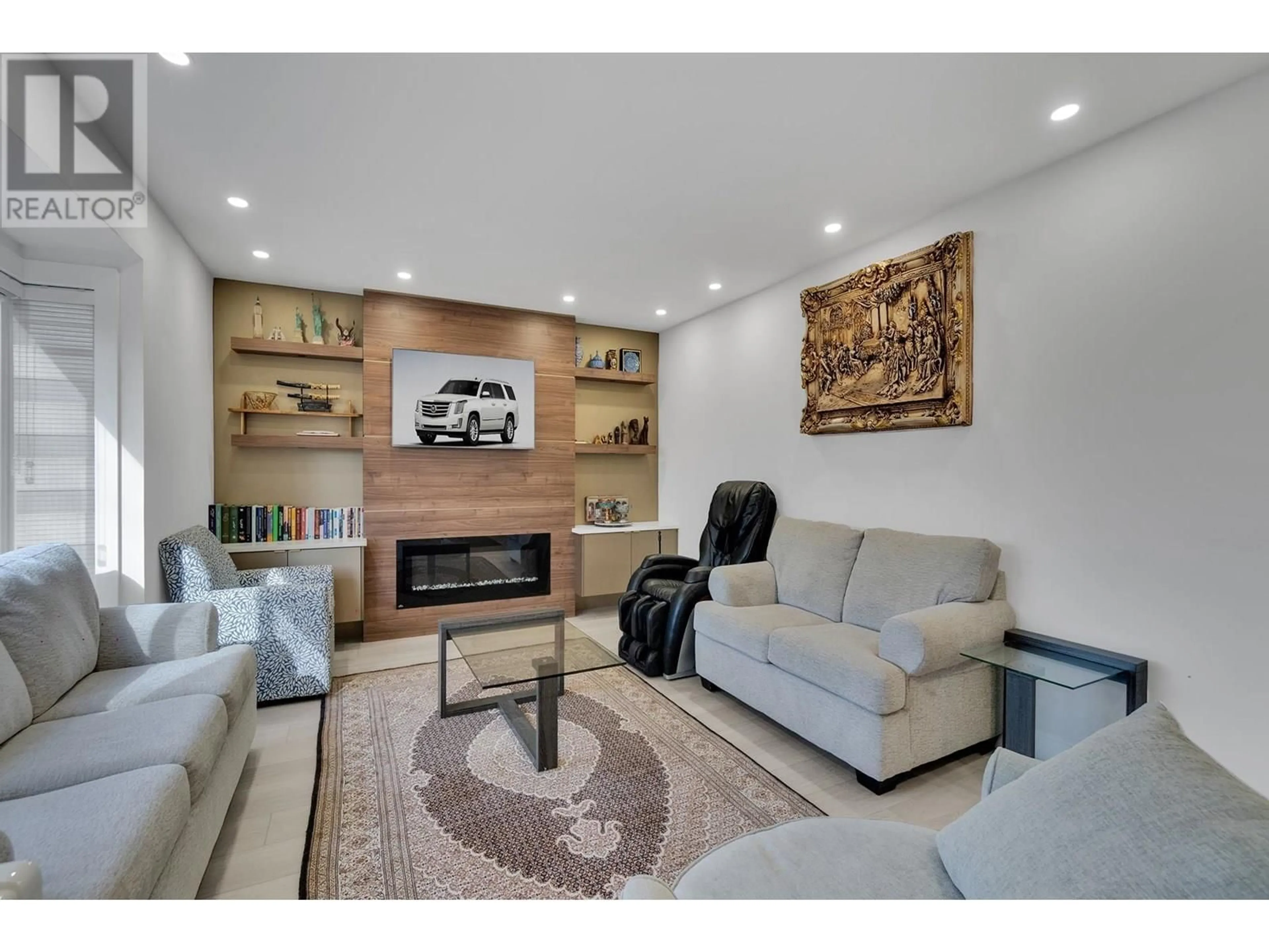 Living room with furniture, unknown for 1921 FULTON AVENUE, West Vancouver British Columbia V7V1T2