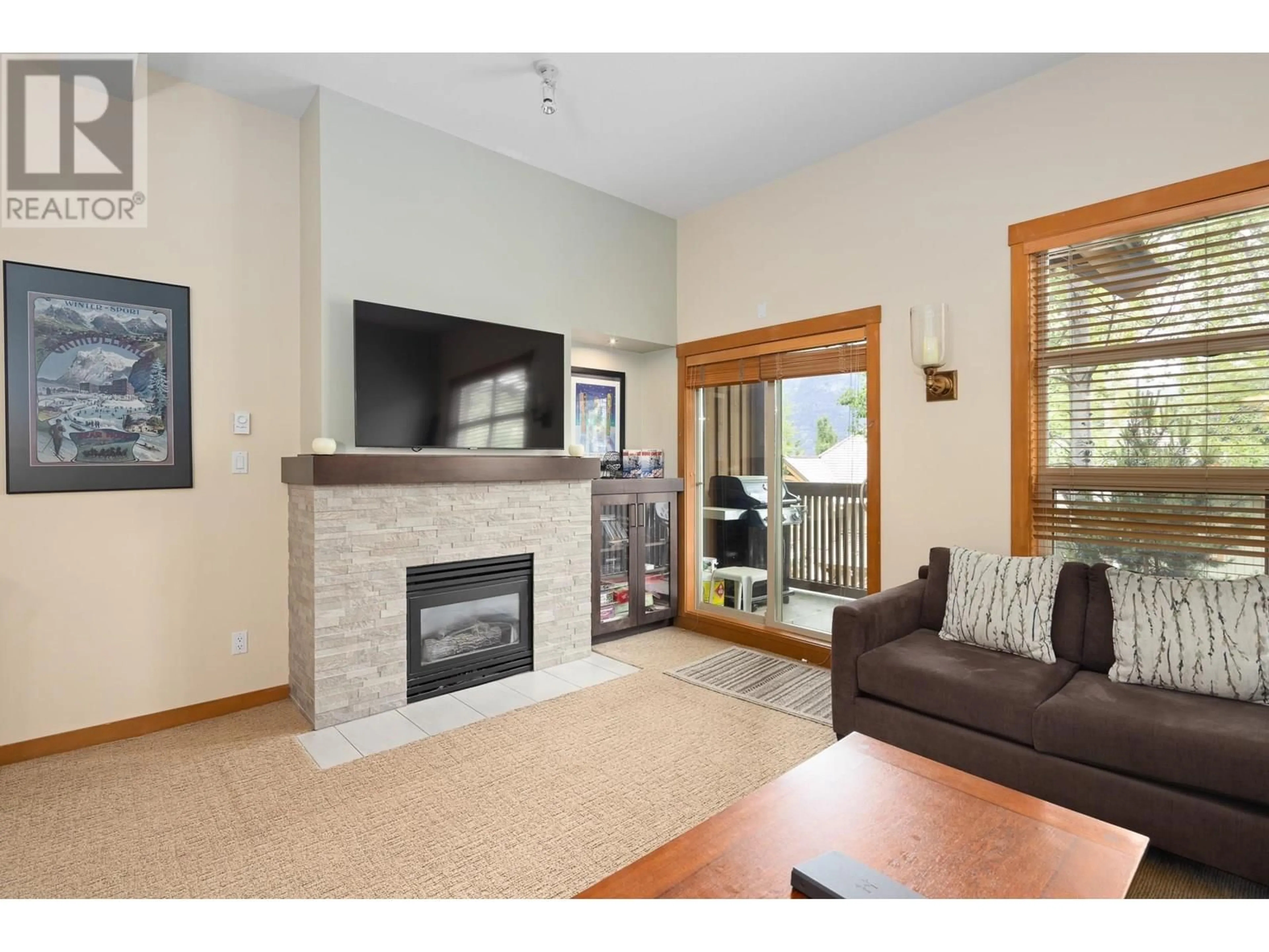 Living room with furniture, unknown for 10 - 4894 PAINTED CLIFF ROAD, Whistler British Columbia V8E1E1