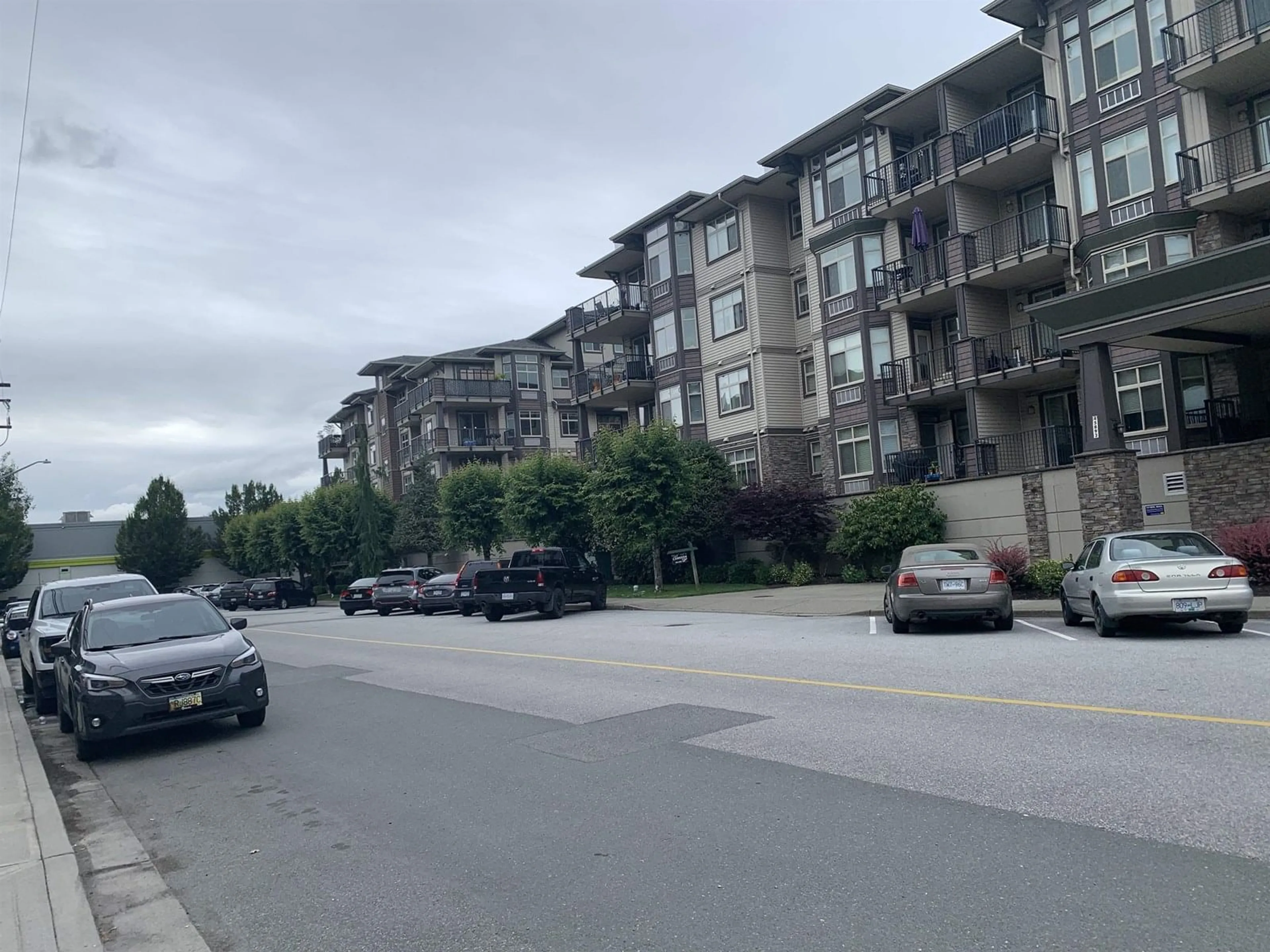 Blurry image for 407 - 45893 CHESTERFIELD AVENUE, Chilliwack British Columbia V2P1M5
