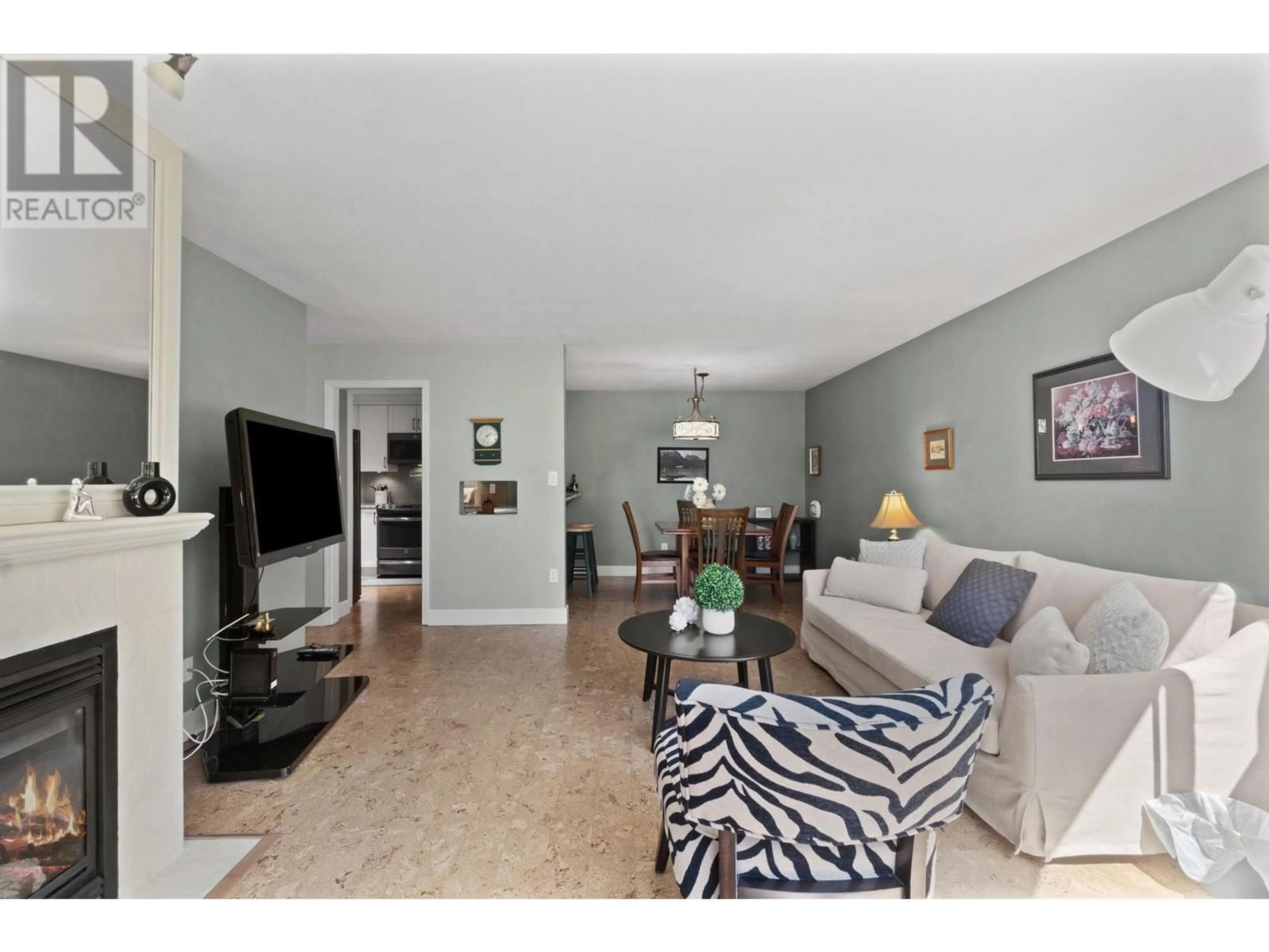 Living room with furniture, unknown for 116 - 1150 QUAYSIDE DRIVE, New Westminster British Columbia V3M6E1
