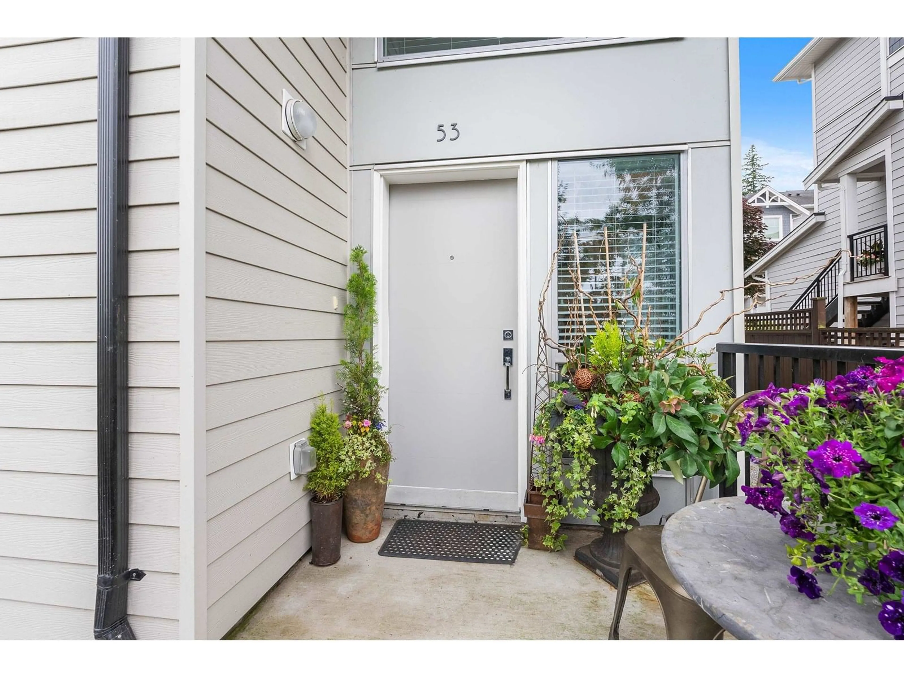 Indoor entryway for 53 - 15775 MOUNTAIN VIEW, Surrey British Columbia V3Z0W7