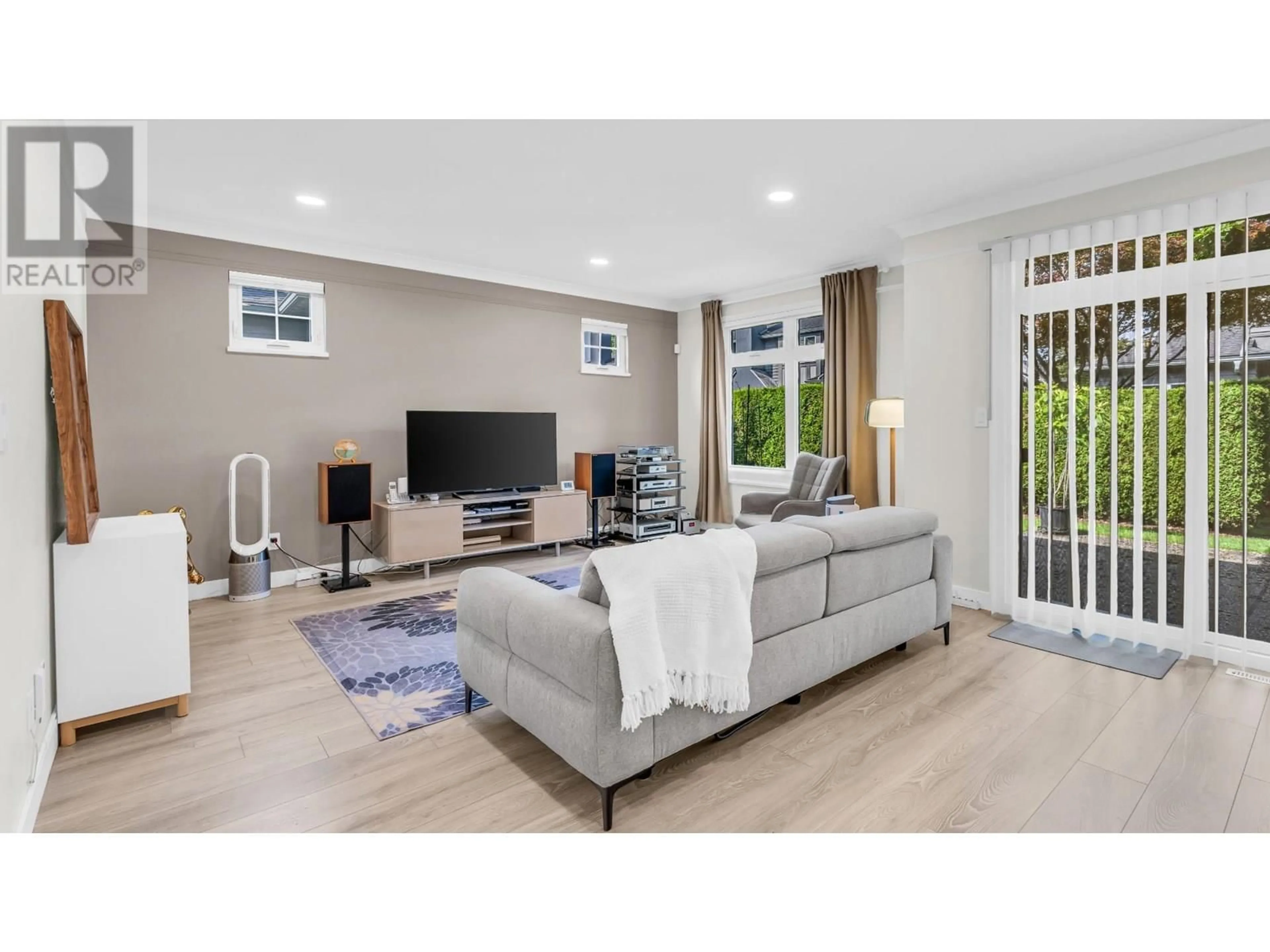 Living room with furniture, unknown for 38 - 6100 WOODWARDS ROAD, Richmond British Columbia V7E6G9